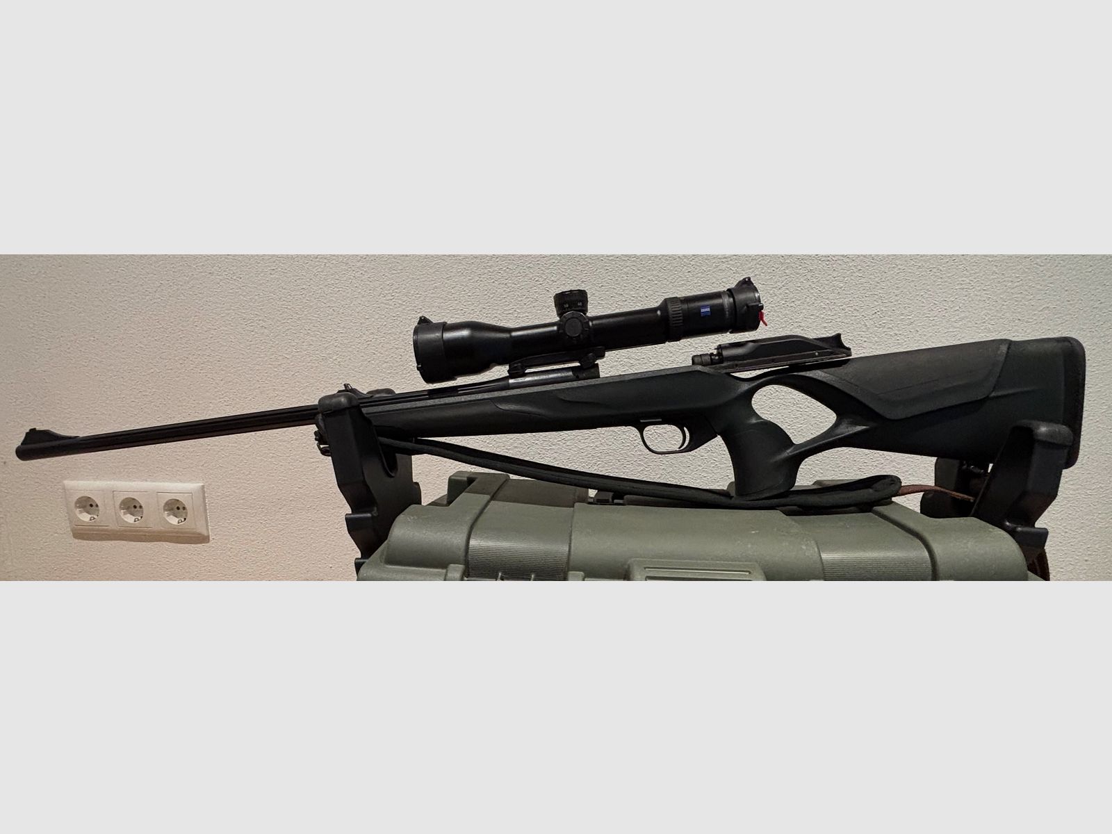 Blaser R8 7mm Blaser Mag Professional Success + Wechsellauf 300 WinMag. Jagdmatch mit Gewinde