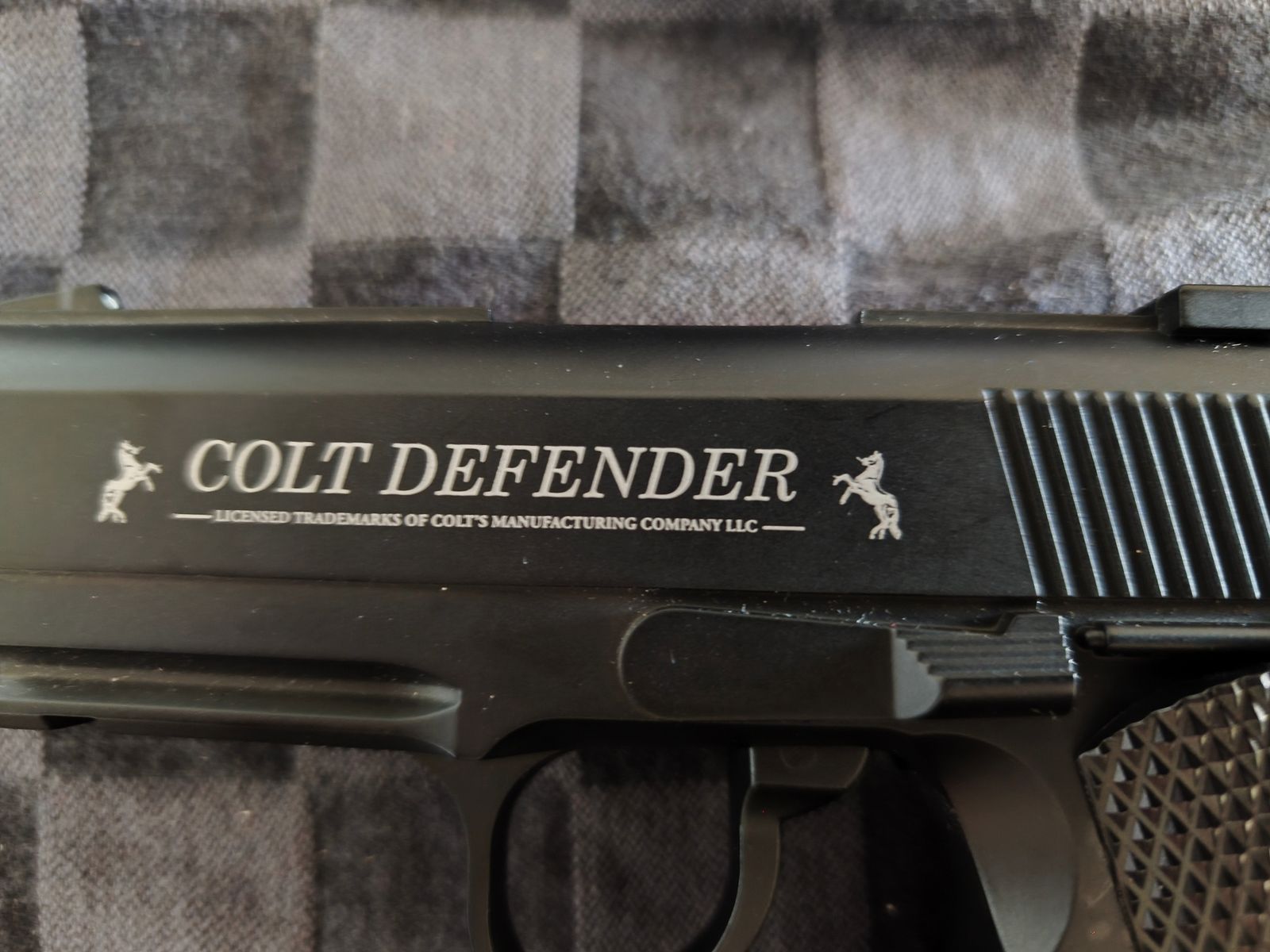 Colt Defender CO2 Pistole 