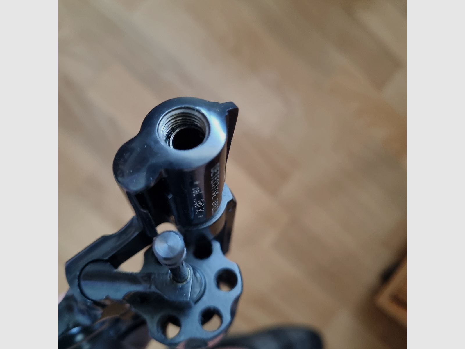 Colt Detective Special, oksydowany, PTB 603, 2 cale, drewniana rękojeść, plus 50 nabojów