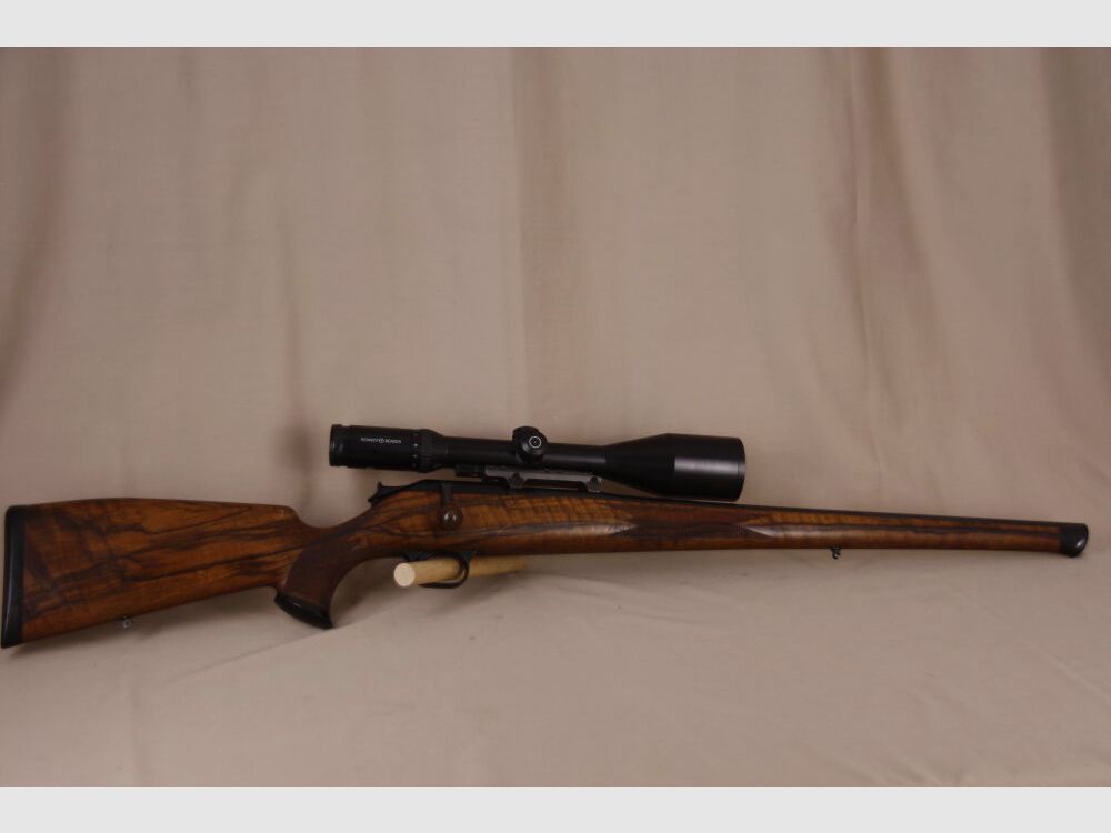 Blaser R93 carbine // CUSTOM MADE stock // Beautifully grained walnut!