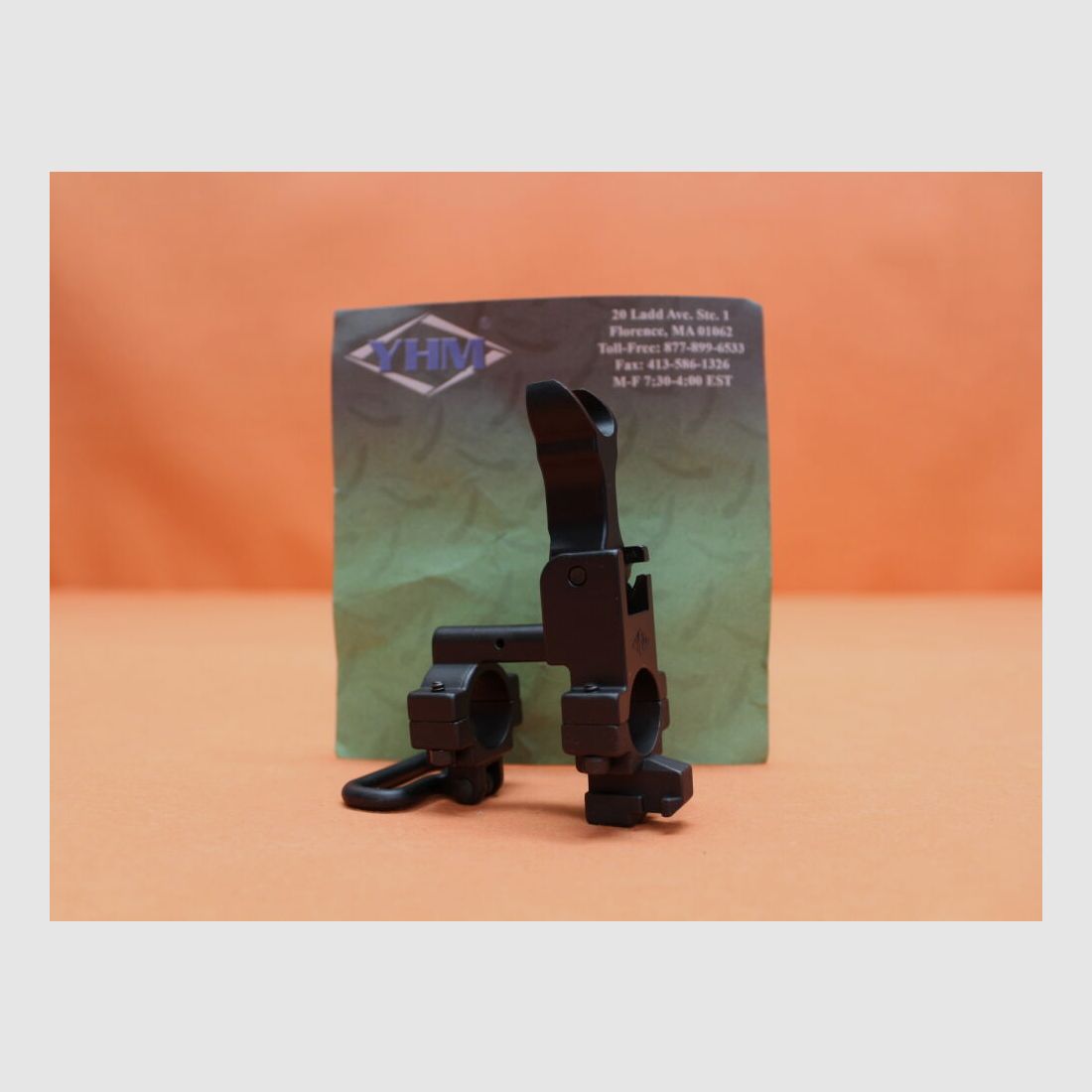 Yankee Hill Machine AR-15: Assemblaggio della vista anteriore Flip-Up Hooded YHM con attacco a baionetta Bolt-On Montaggio ID in acciaio opaco da .750"