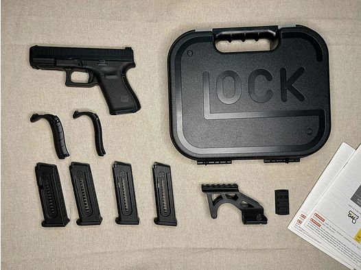 Glock 44 in kaliber .22lr - Compleet pakket met 4 magazijnen, Ghost-holster & 2 optiekbeugels