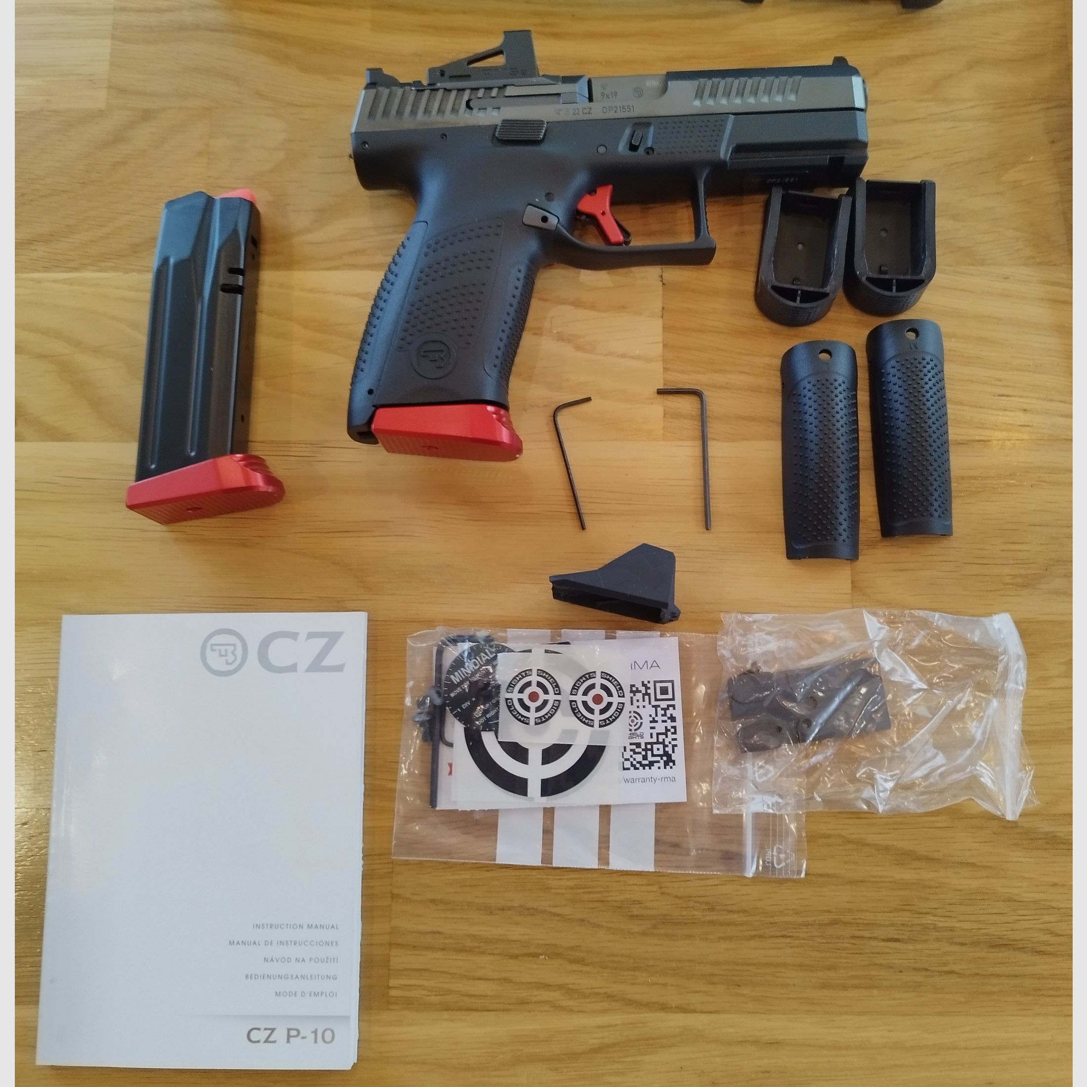 Conjunto de edición especial CZ P-10 C OR Red, incluido el visor Shield Sight RMS