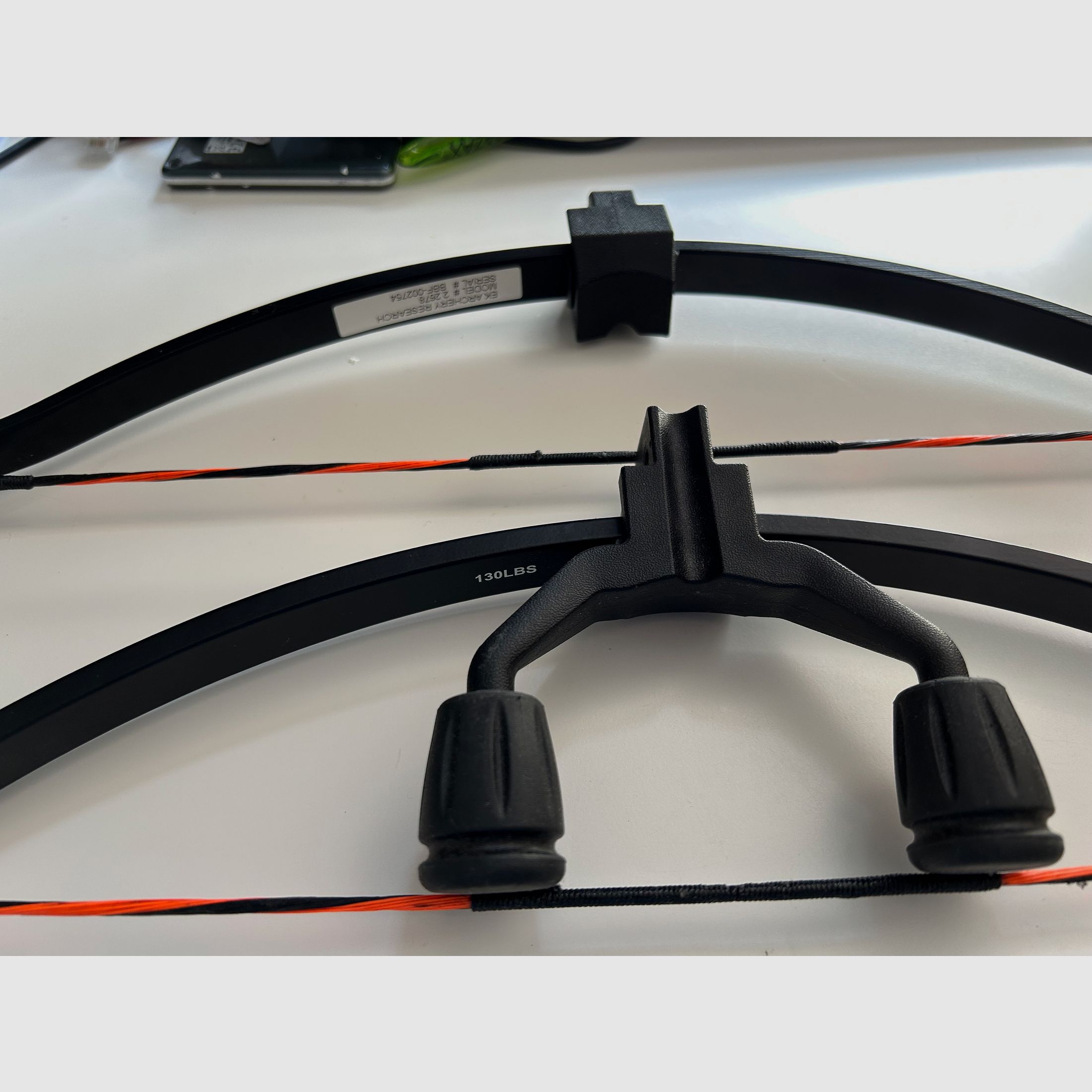 EK Archery Cobra R9 Deluxe 90 lbs + 130lb Wurfarme & viel Zubehör