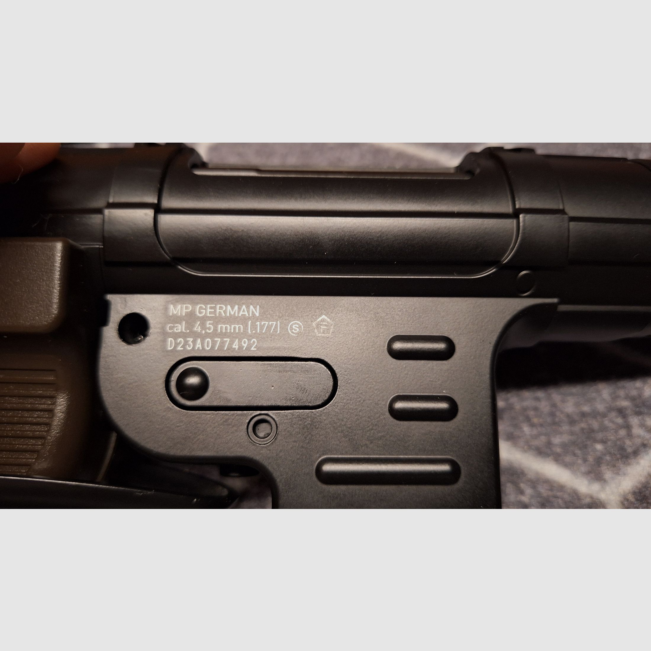 Légendes MP40 - 4,5 mm acier BB Co2 - Tout en métal ! Avec CO2 + munitions + Henkelmann !