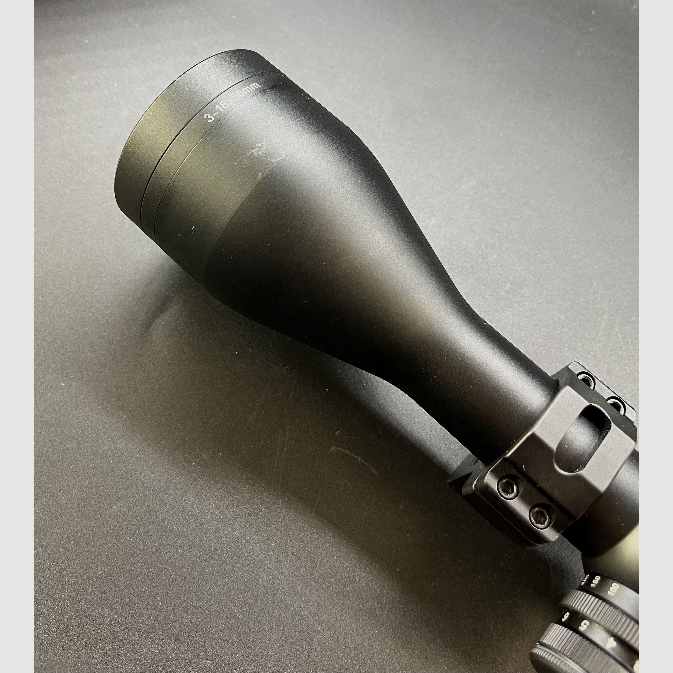 Aussteller FOCUS In Sight 3-18x56 #4 30mm Parallax mit Ringmontage