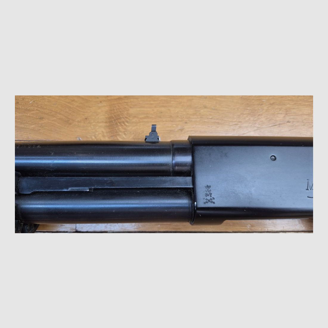 Sehr schönes Vorderschaftrepetierer Maverick 88 — Herstellung Mossberg — Kal. 12/76 — Glatter Lauf in 61 cm — Kunststoffschaft — 5 Schuss +1 — Der zuverlässige und erschwingliche Repetierer par excellence — Zustand nahezu perfekt — TBE+/TBE++, Bild 7 von 33