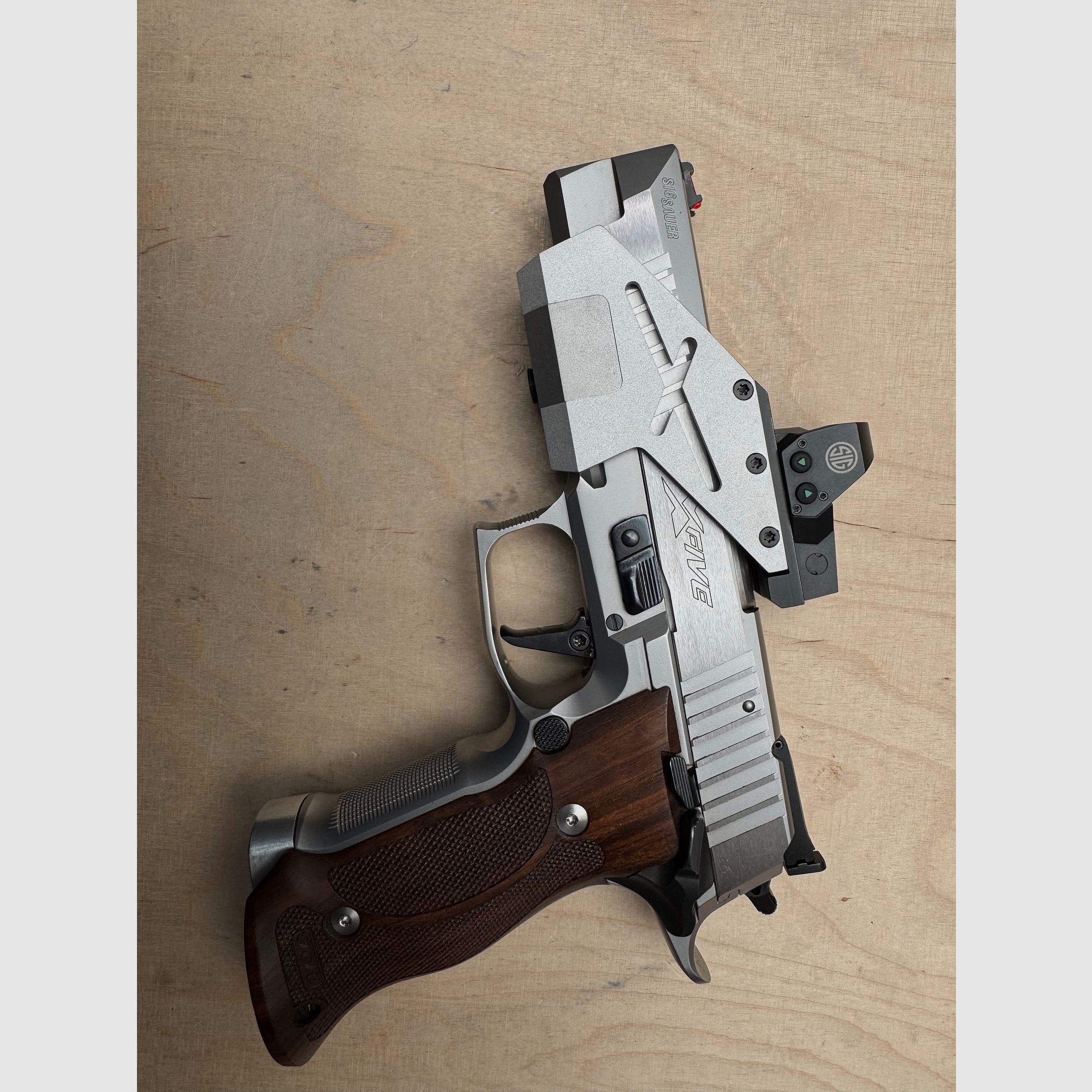 Visor de punto rojo X-Mount para la serie X de Sig Sauer fabricado en Alemania con Romeo1