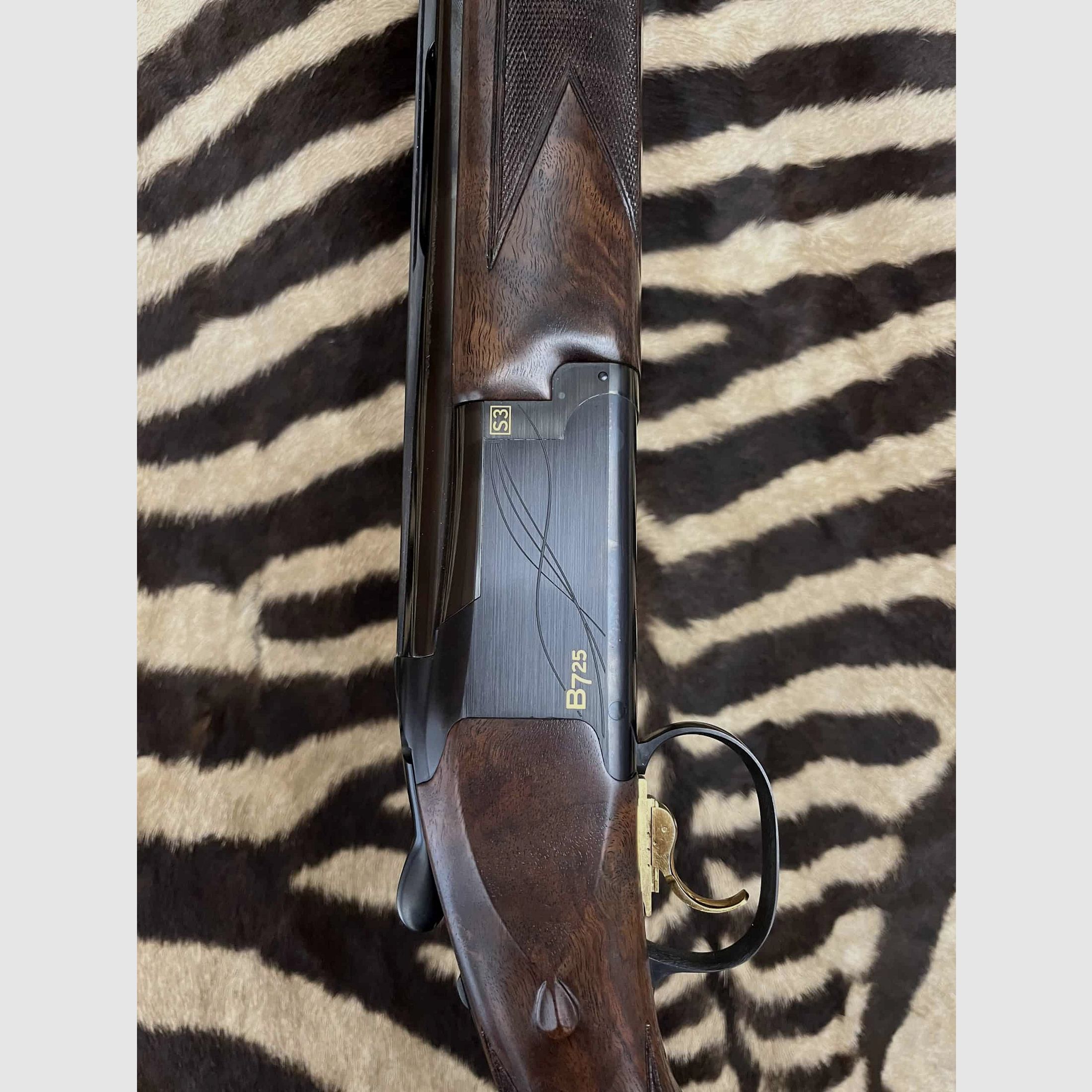 Browning B725 Sporter Black Edition Linkshänder cal.12/76 – ca.76cm – 6 externe Chokes – Waffenkoffer, Bild 9 von 10