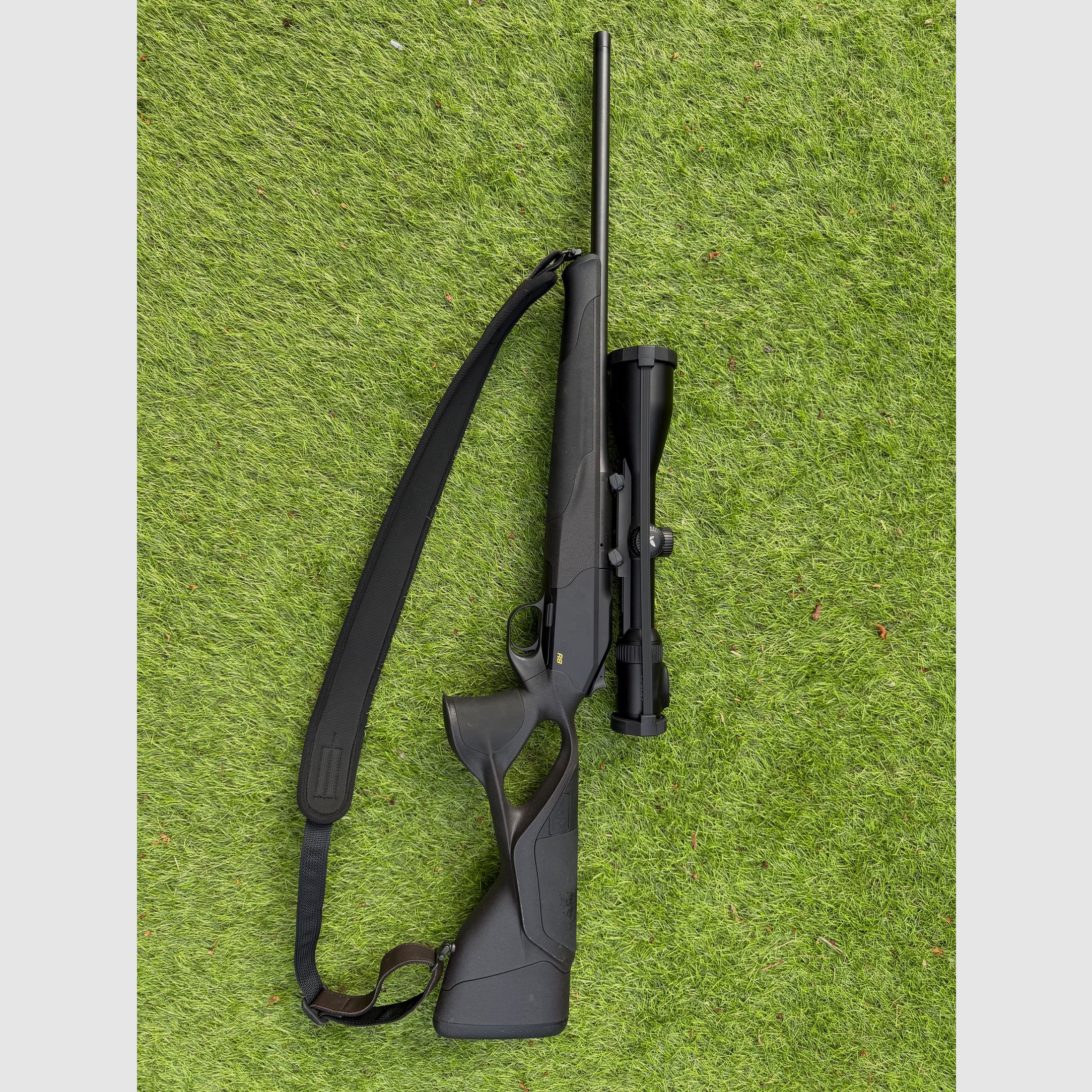Blaser R8 Ultimate 30.06 con Swarovski Z8i, silenziatore Blaser e accessori, immagine 9 di 9