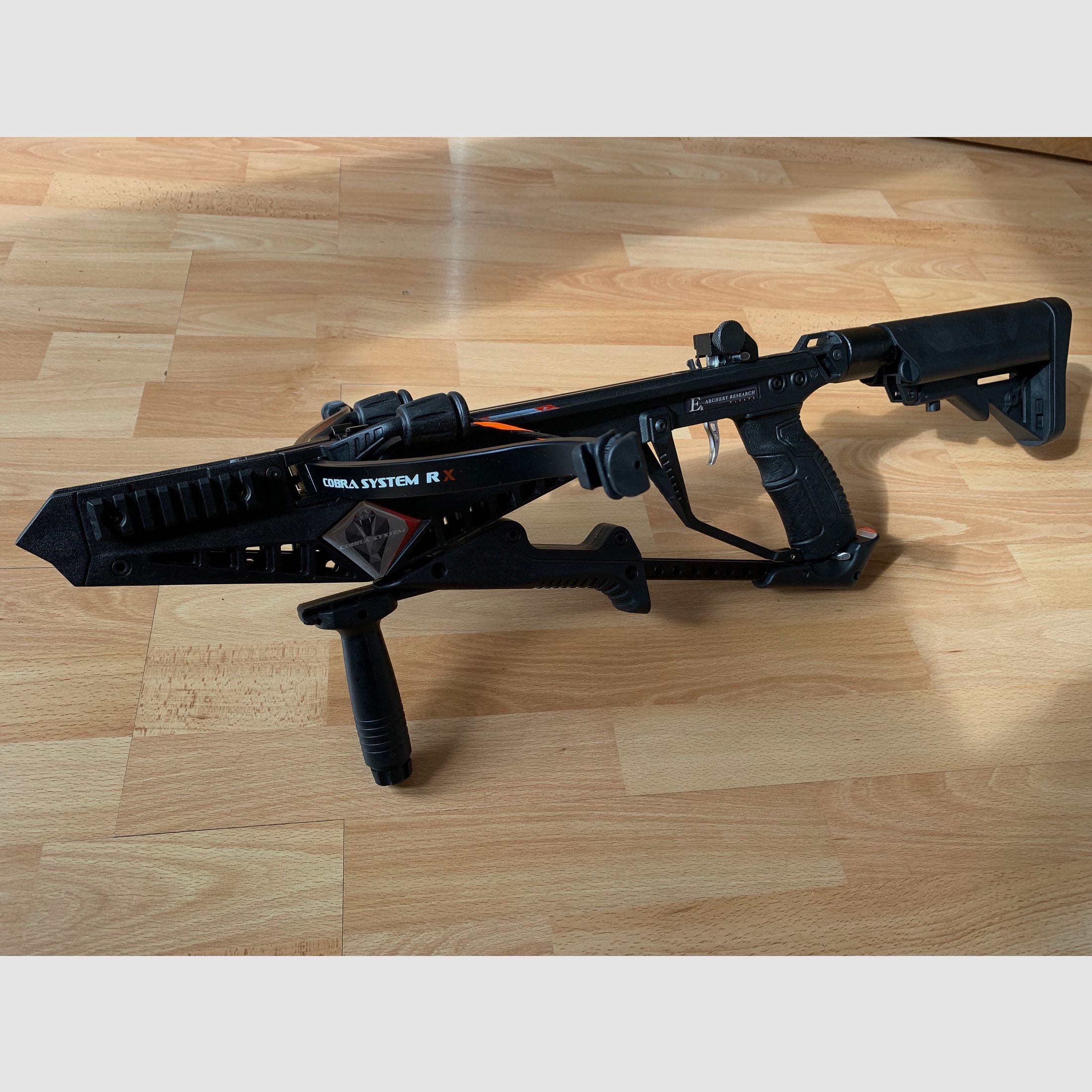 EK Archery Adder kusza z wieloma akcesoriami