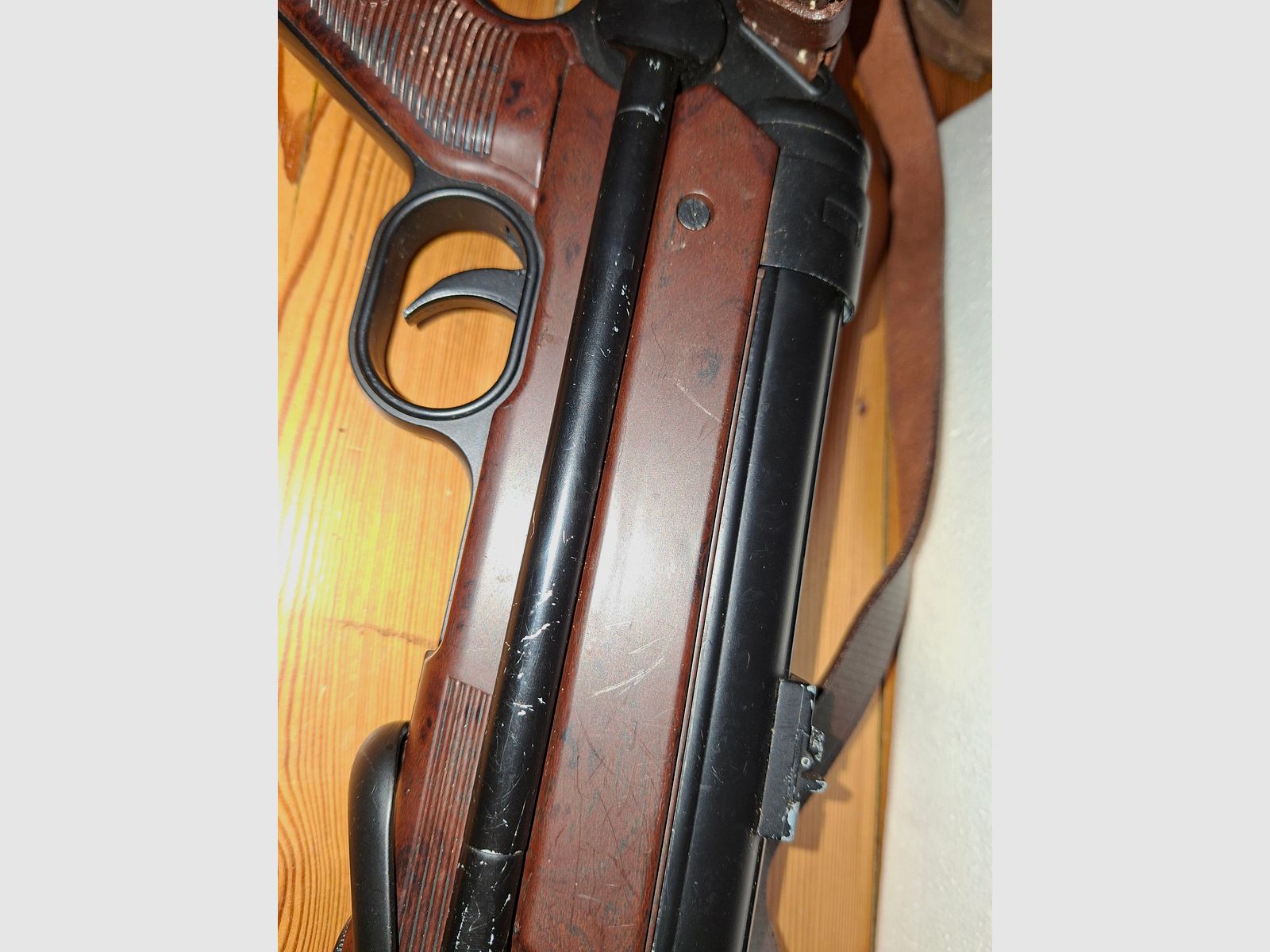 GSG Airsoft MP40 with repro magazine pouches and belt