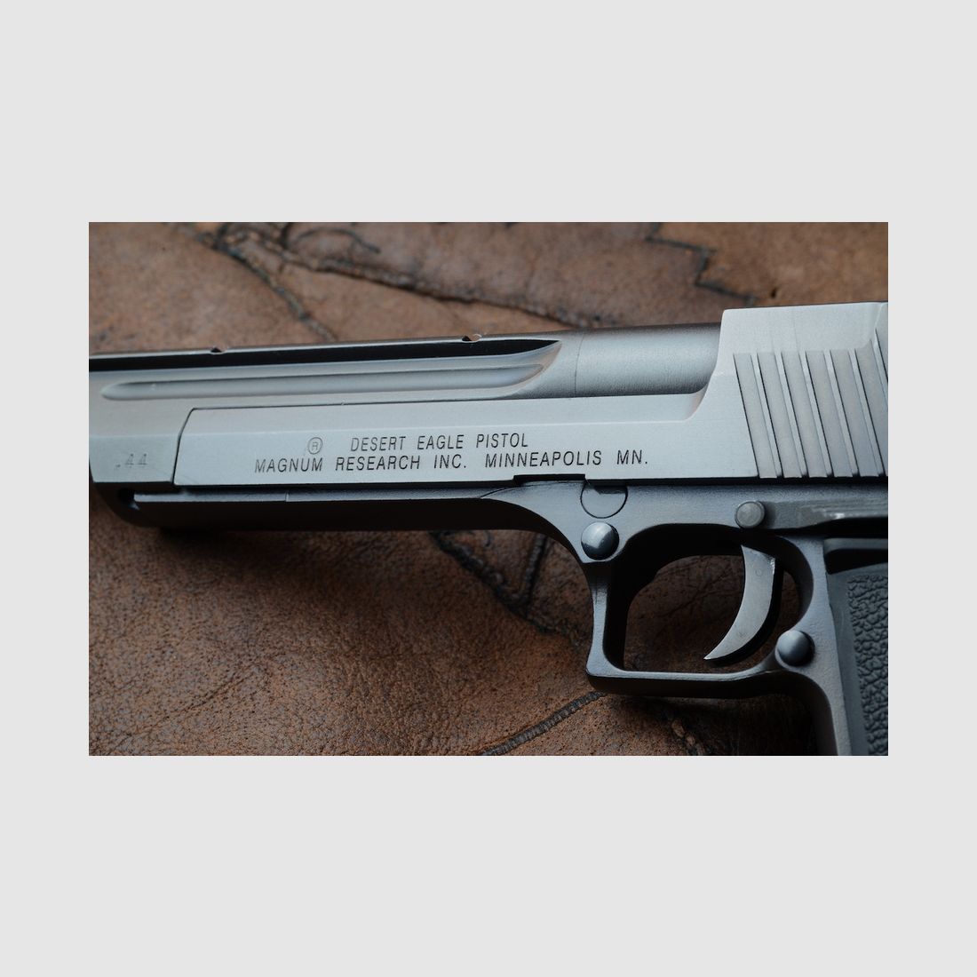 Außergewöhnliches Set Desert Eagle MK-XIX – Kaliber 44Mag – 2 Läufe (!) ein 6 Zoll und ein 10 Zoll (!) – Seltenes Exemplar IMI aus israelischer Herstellung (und nicht aus den USA!) – Original IMI Tasche – Zwei Magazine – Zustand NEU! Außergewöhnlich!, Bild 8 von 16