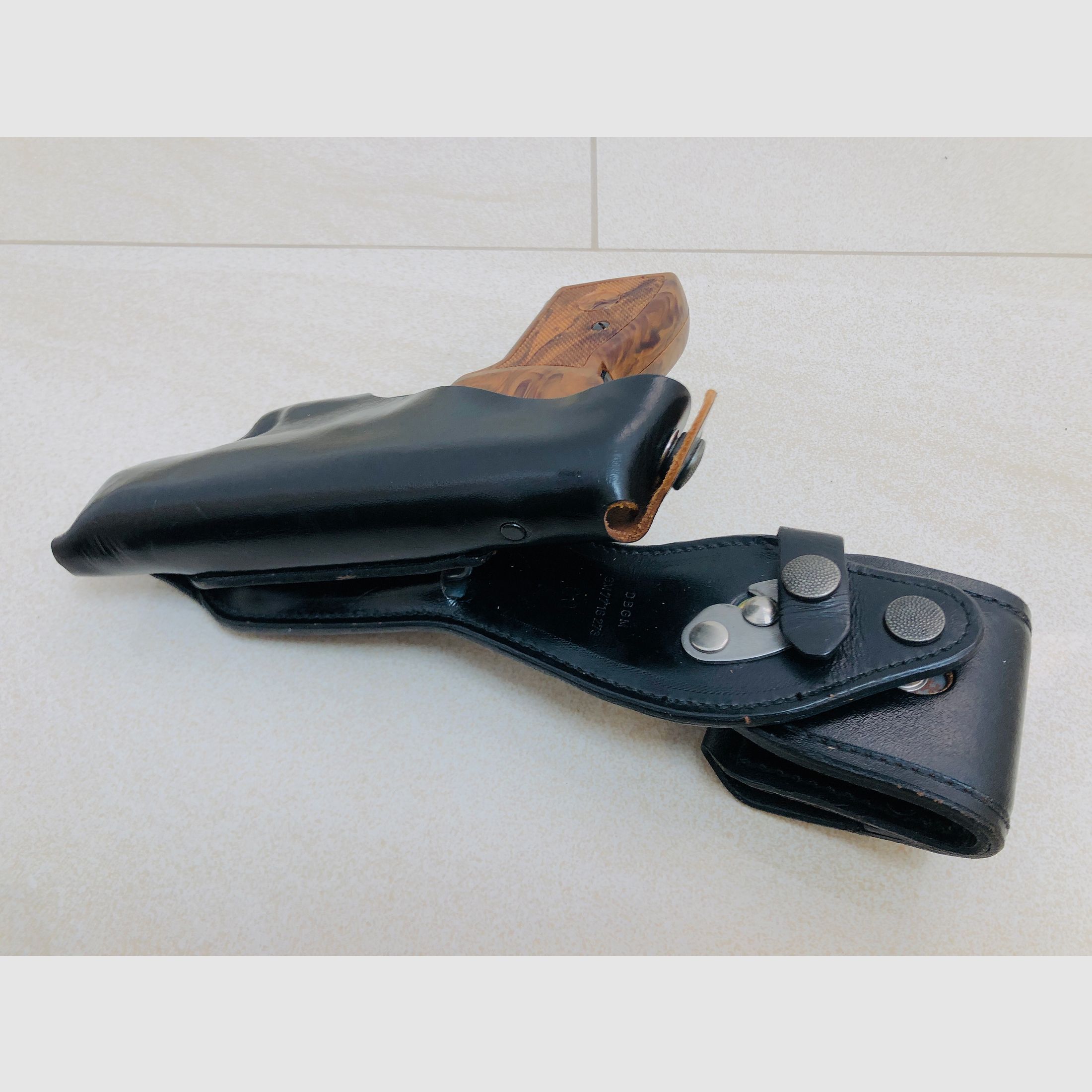 ••• Dienstholster DBGM GM 77 16 273 Dienstholster Makarov H&K P7 •••