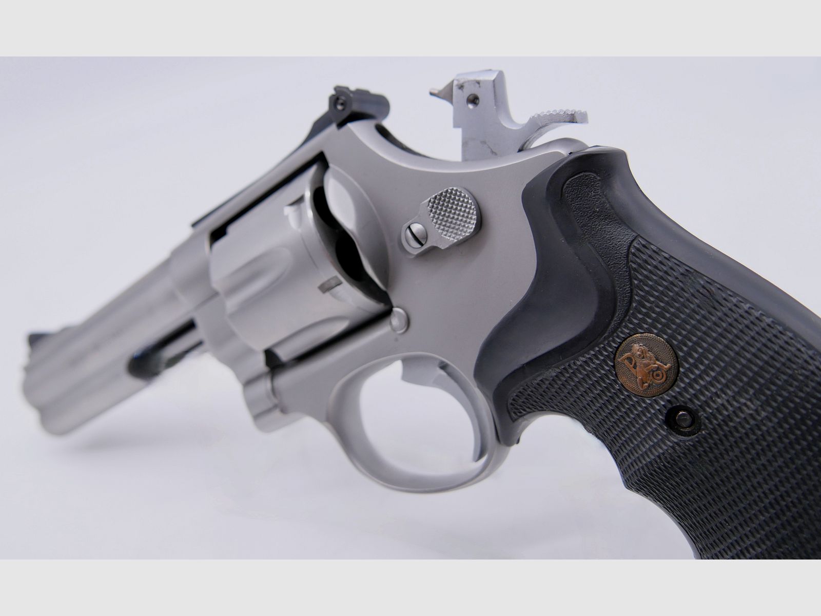 Smith & Wesson .45Auto Model of 1988 5' barrel rubber grip panels 6-shot cylinder