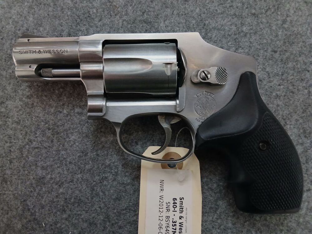 Smith & Wesson 640