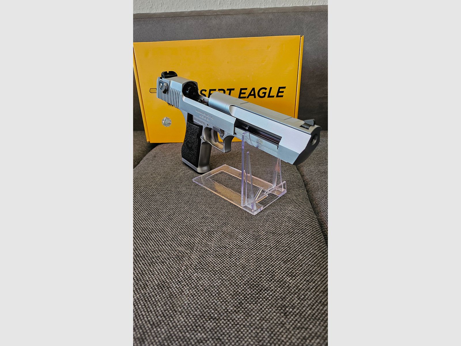 DESERT EAGLE .50AE GBB, SILVER  MAGNUM RESEARCH CYBERGUN
