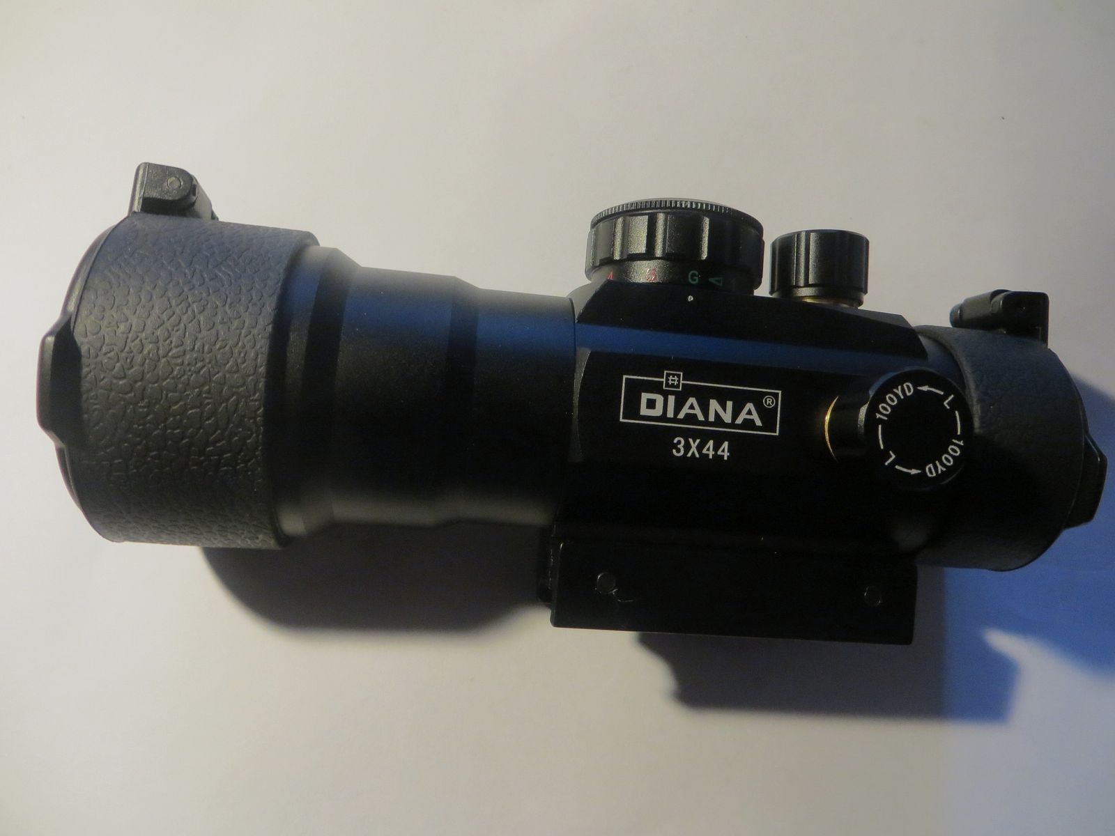 Like-new scope 3x44 for 20 mm rail with RedDot