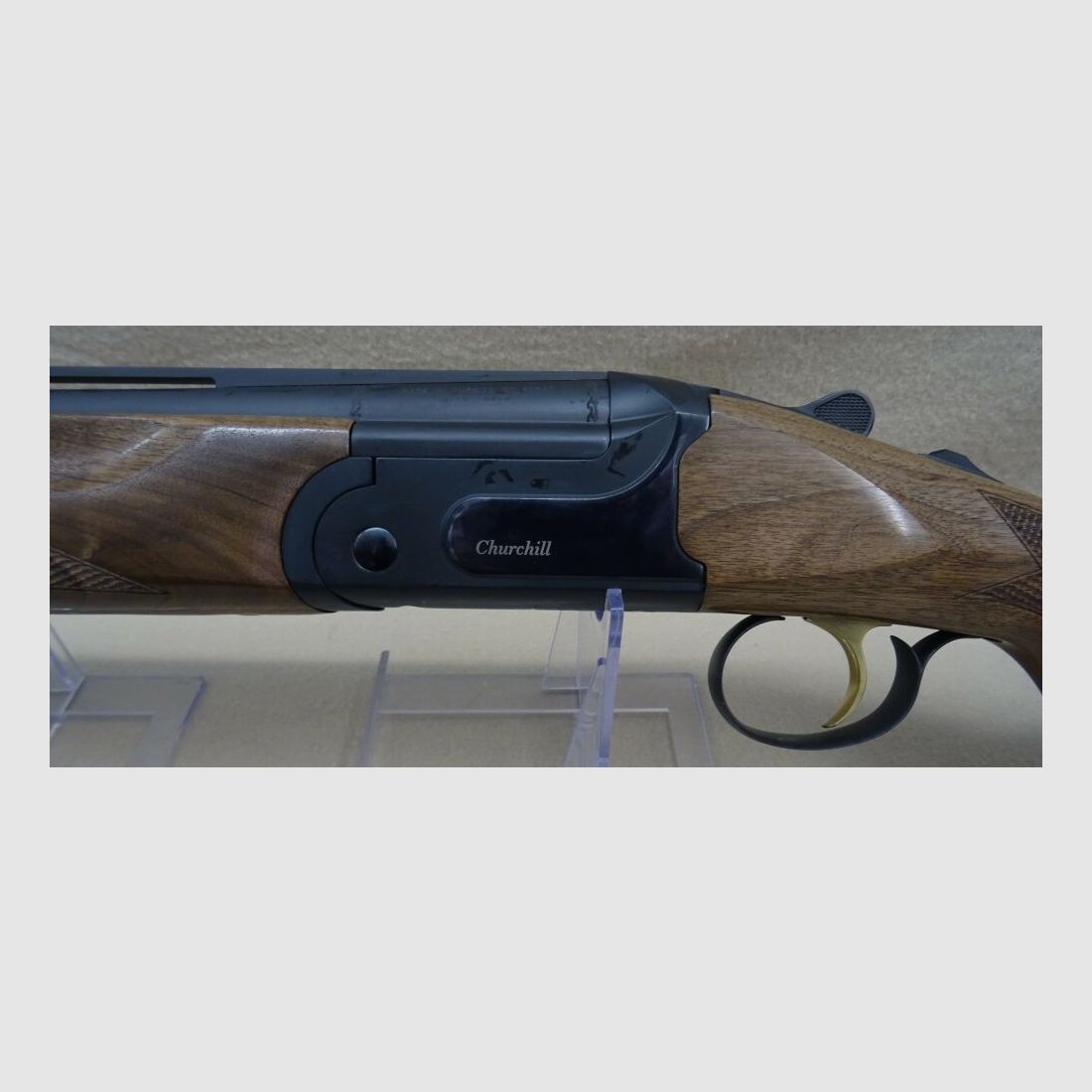 Akkar Silah Churchill 206 E Hunting Black II Lady gauche