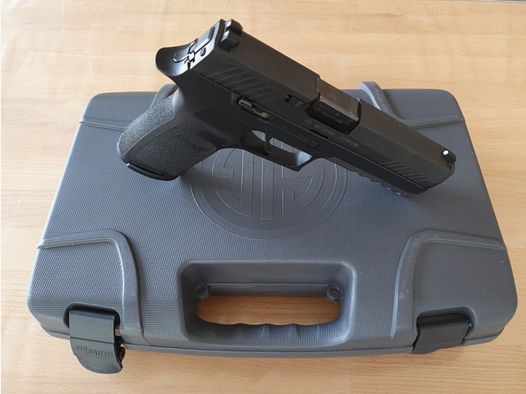 Sig Sauer P320 9mm Fullsize met koffer, verzorgde staat