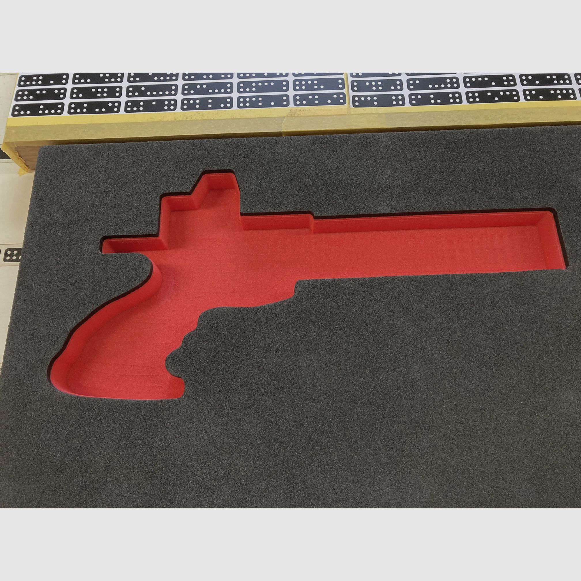 CNC-gefräste Koffereinlagen aus festem Schaumstoff