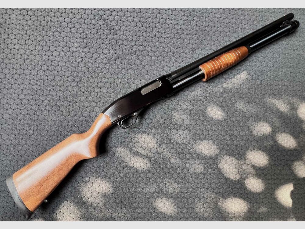 Winchester 1300 Defender Vorderschaftrepetierflinte 12/76