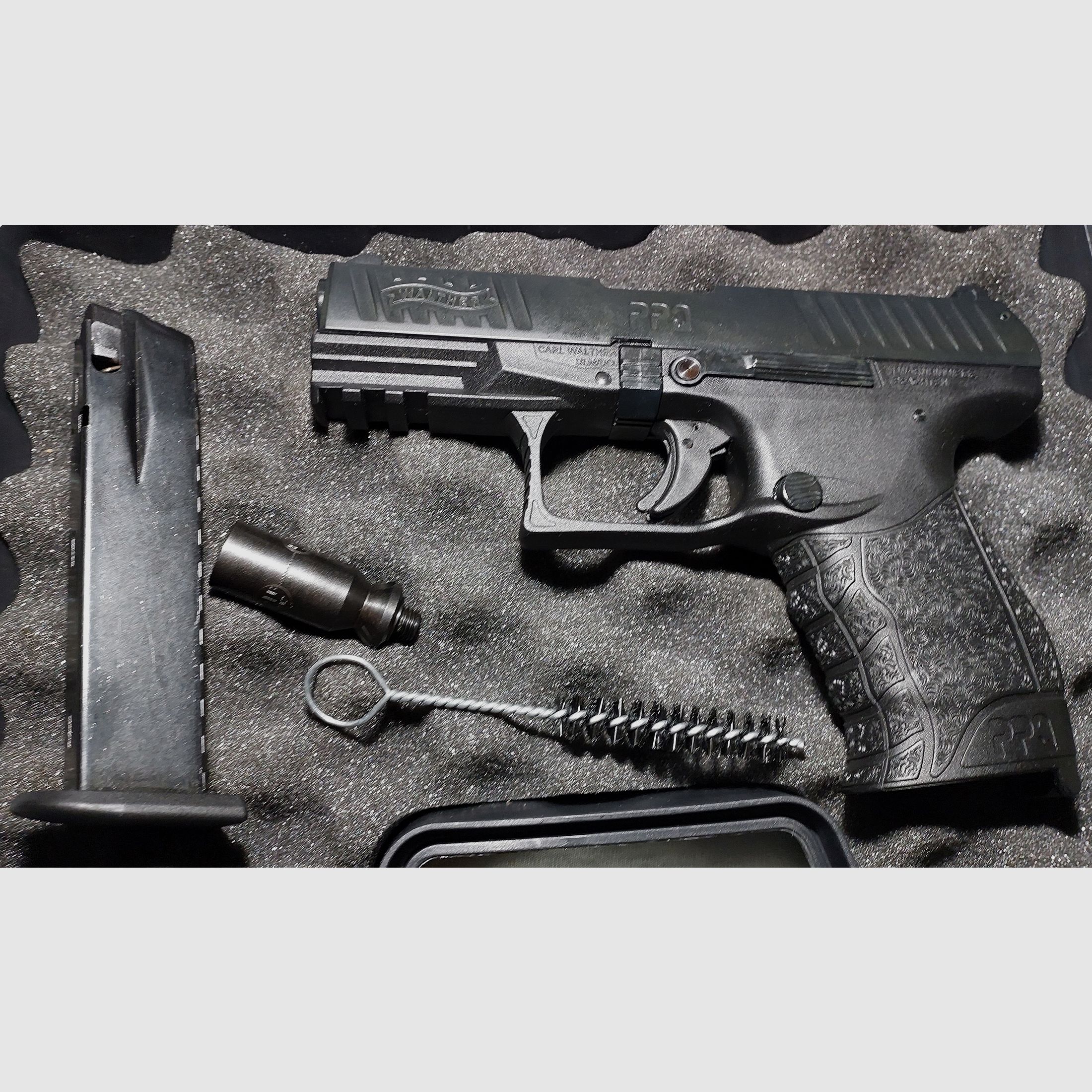 Walther PPQ M2 pistolet alarmowy 9mm P.A.K. czarny (PTB 958)
