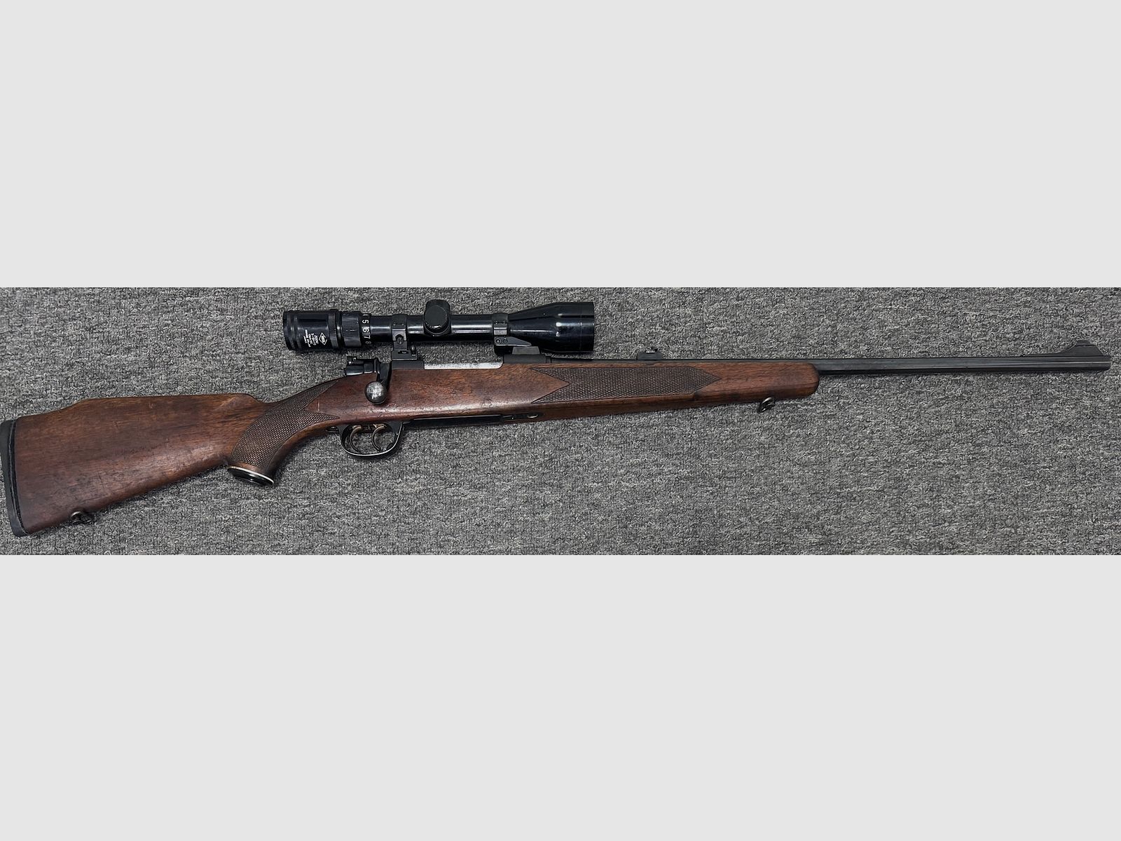 98 w kalibrze 7x64 z lunetą 3-9x40