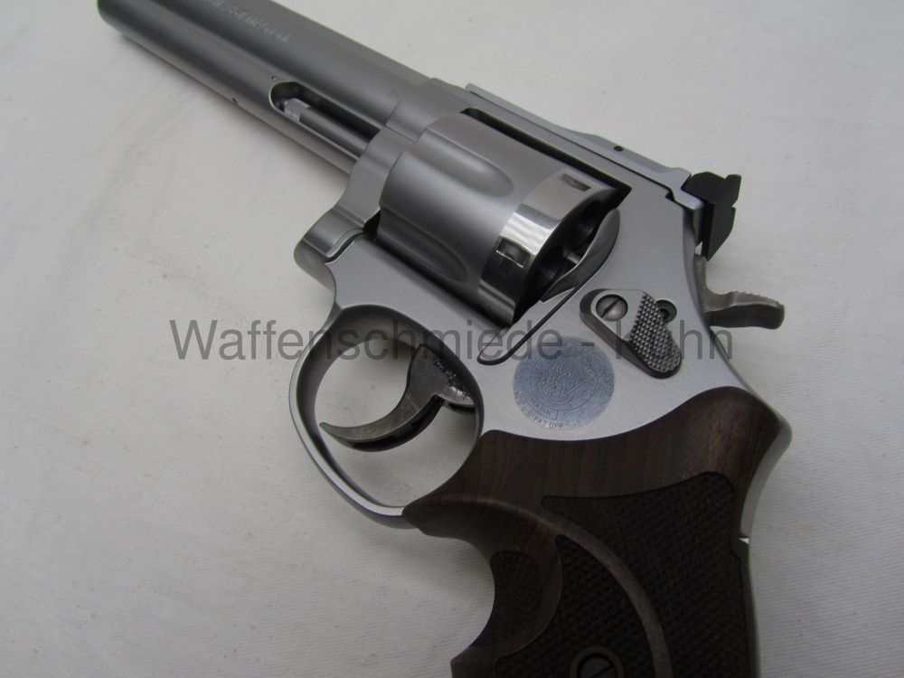 Smith & Wesson 686 Target Champion