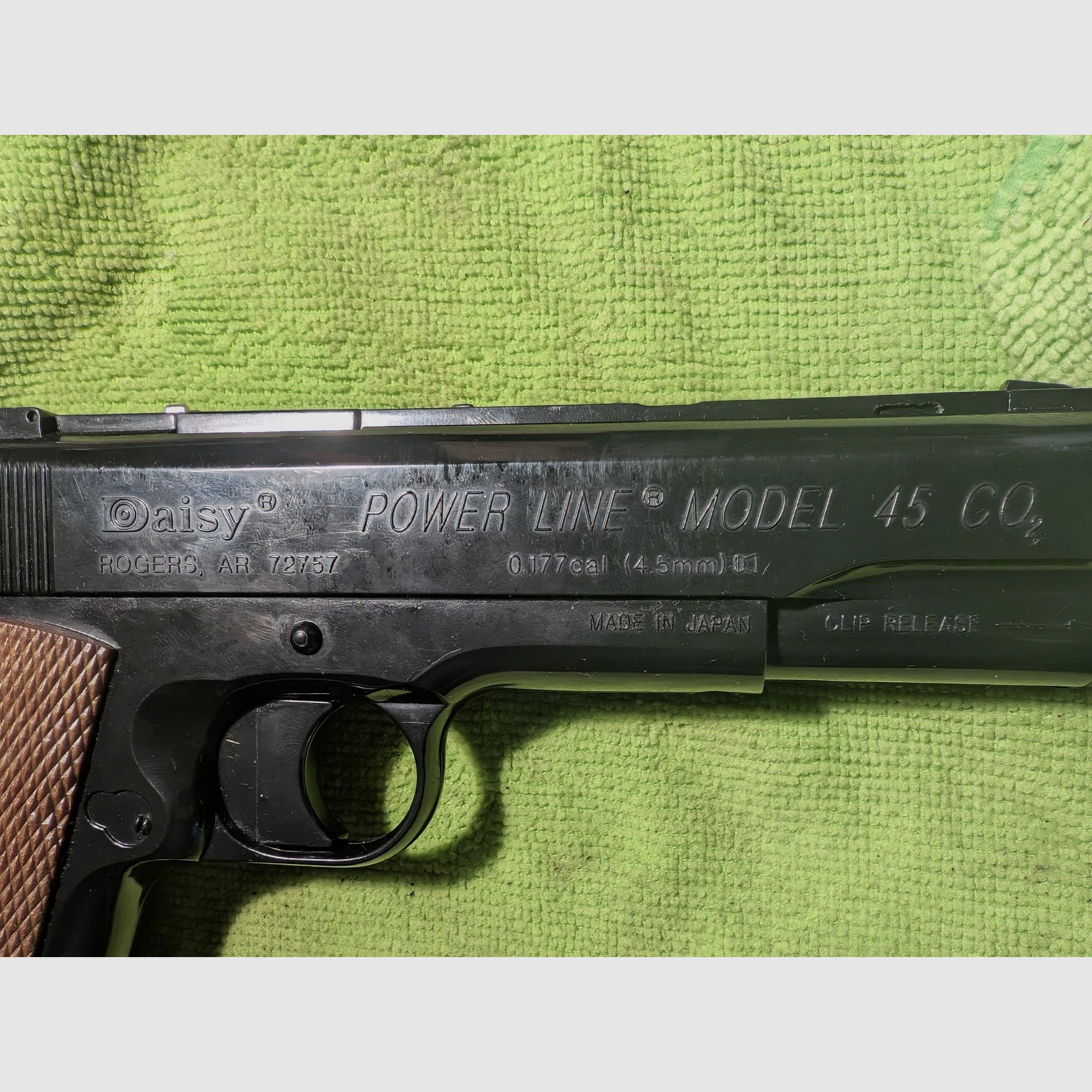 Daisy Mod. 45 Power Line 45 4.5mm Diabolo CO2 pistol similar to 1911