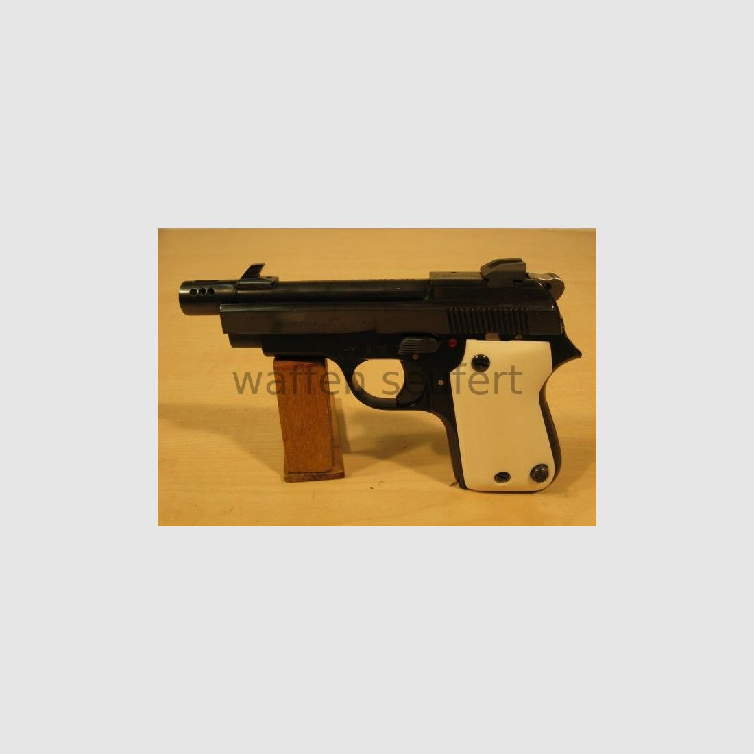 Unique L Pistole elegant veredelt