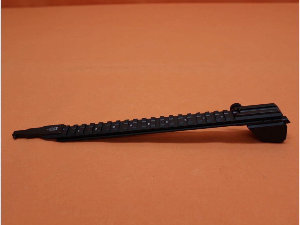 UTG - Leapers Kalashnikov AKM: Top-Rail Montage UTG (MNT-988Q) Tactical QD Low-Profile PicatinnyRail System AK47