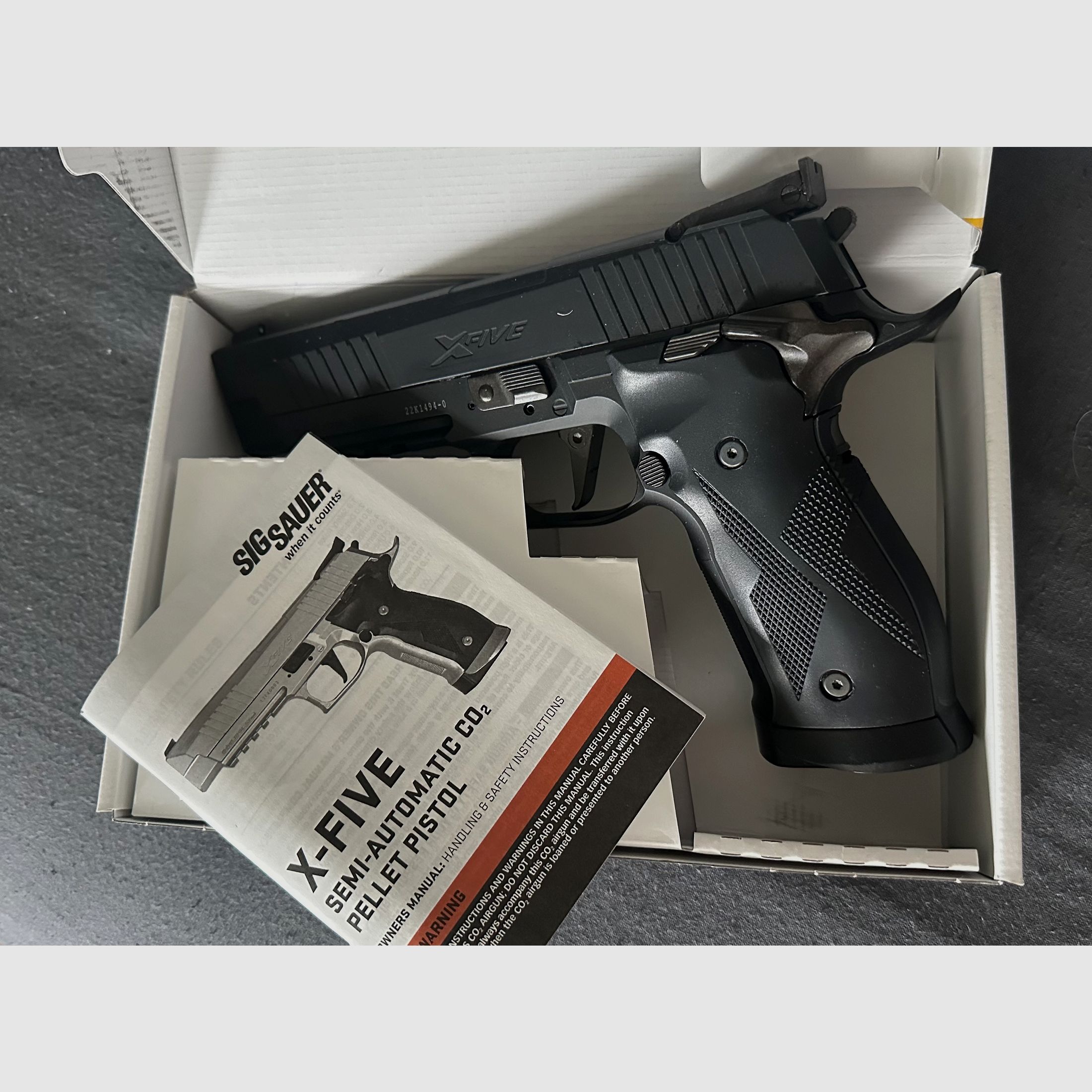 Sig Sauer X-Five Schwarz Vollmetall Co2 Pistole 4,5 mm Diabolo (P18)