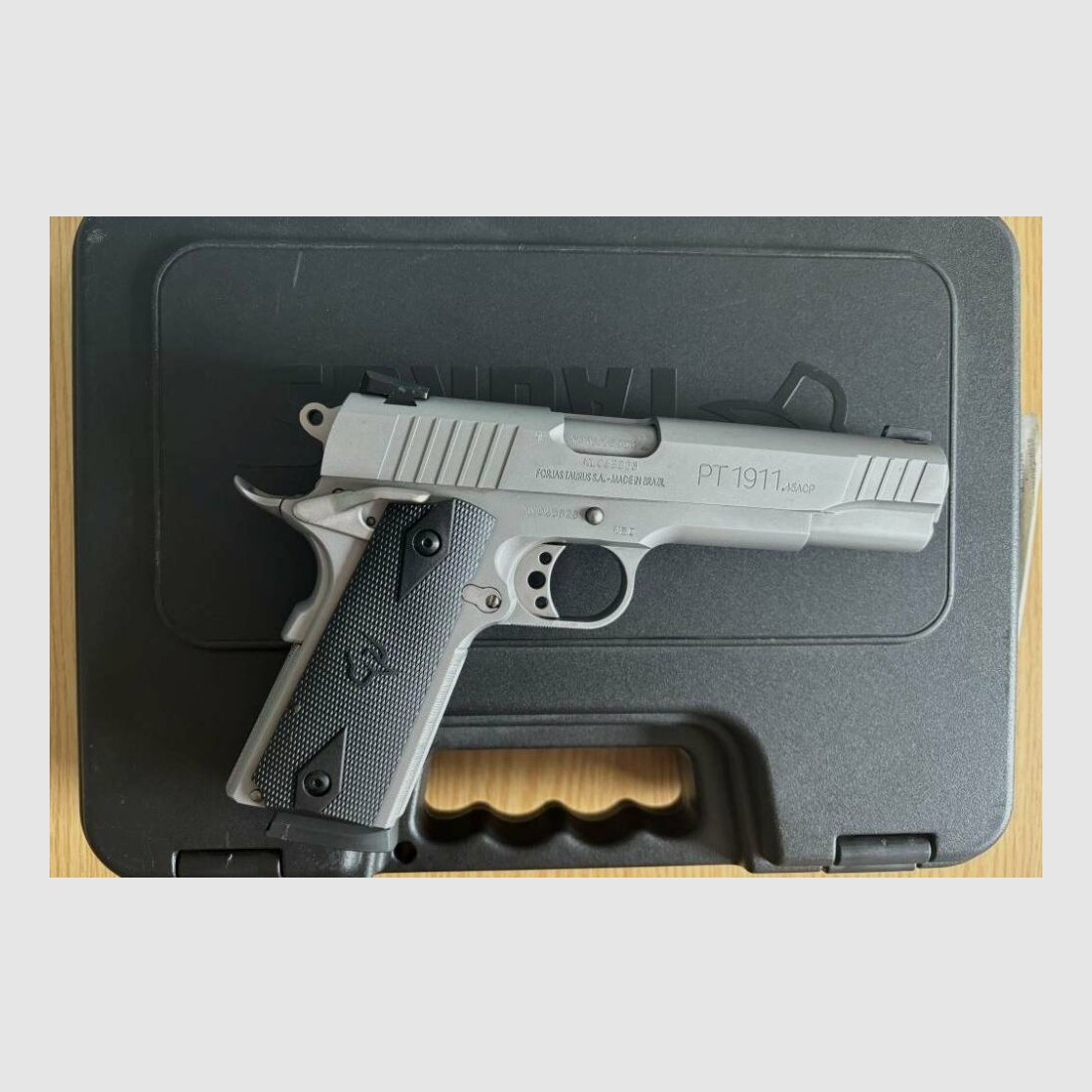 Pistole Taurus Model PT 1911 Stainless Steel	 .45Auto