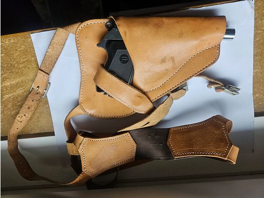 Pistola a gas Perfecta 8000 8mm con caricatore e un becher di lancio.. Vedi immagini..... PTB 196-2....... Con calcio.......