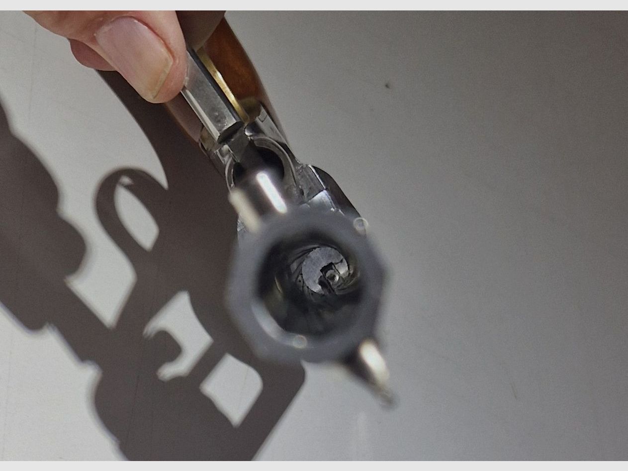 Revólver de percusión Pietta 44 con cañón de 8 pulgadas