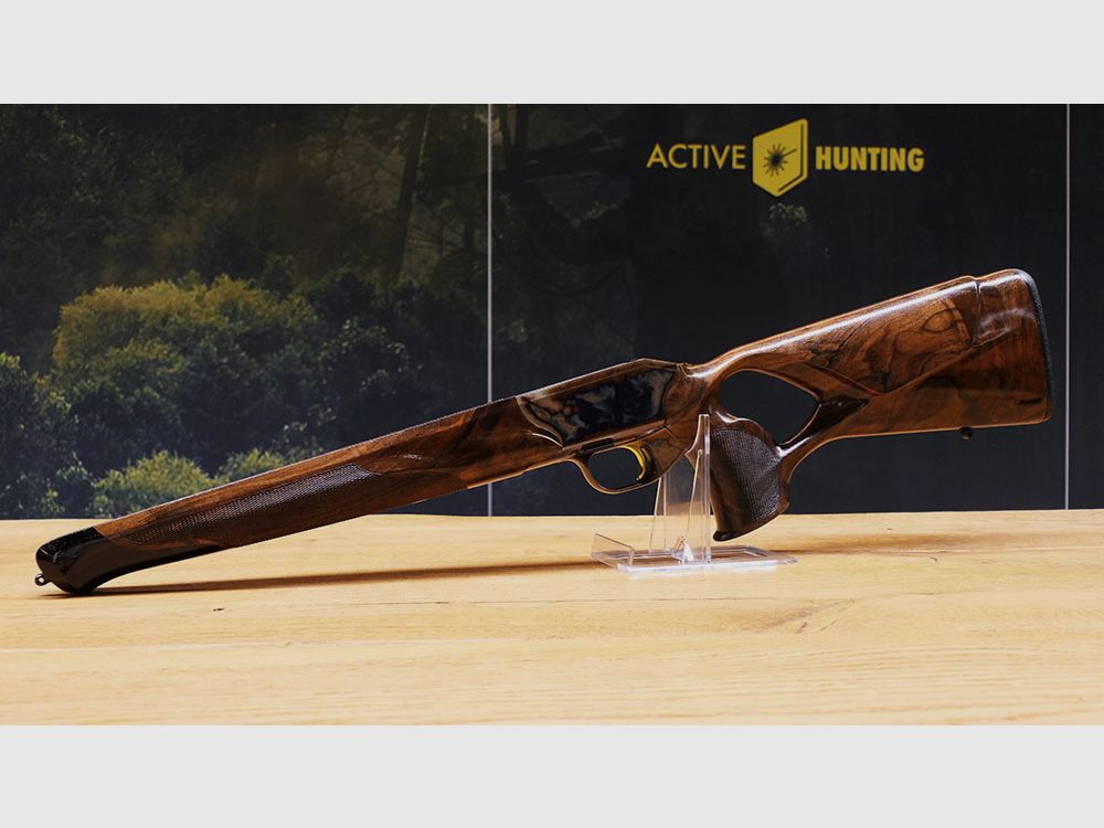 Blaser R8 loopstock met gekleurde hardening / staal systeem / glanzende afwerking / DROOM VAN HOUT EN STAAL