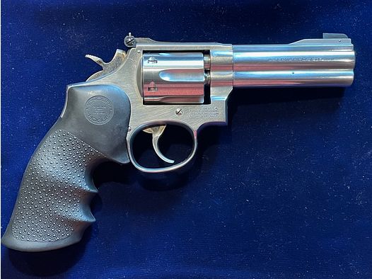 Smith & Wesson Mod. 617 Cal. 22 l.r. 