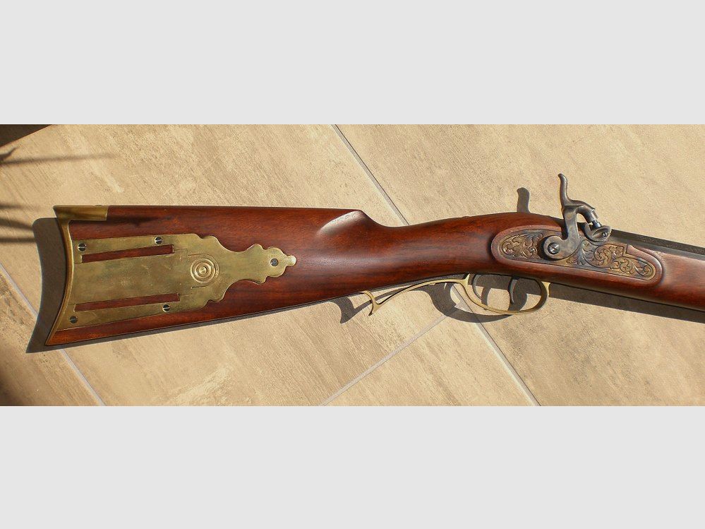 WfW Hawken Rifle, Made in Italy, Cal. 45 mit Zubehör Kugeln & Zündhütchen