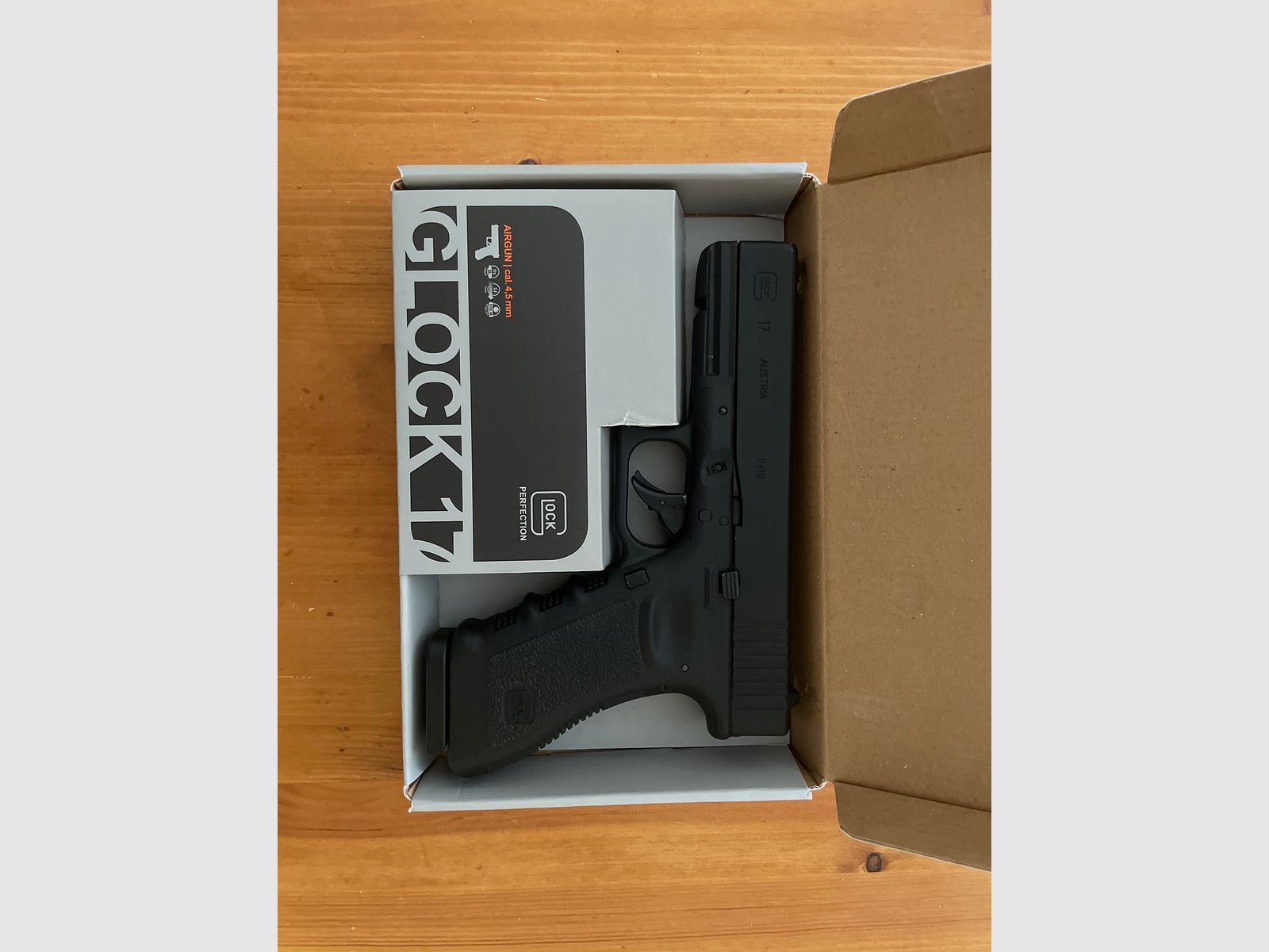 CO2 Glock 17 Gen 3 Blowback cal. 4.5mm steel BBs