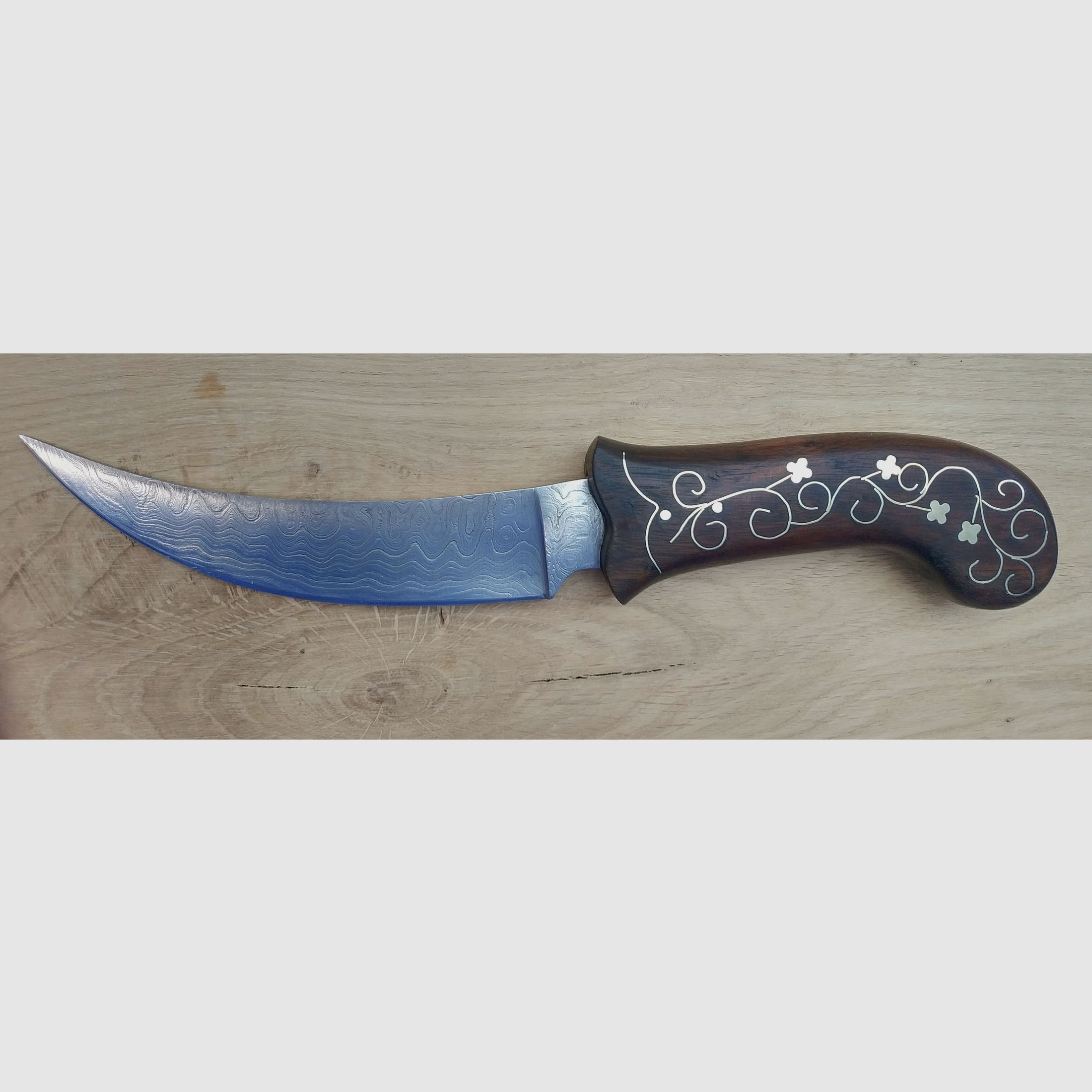 Orientalisches Gürtelmesser mit handpolierter Damastklinge