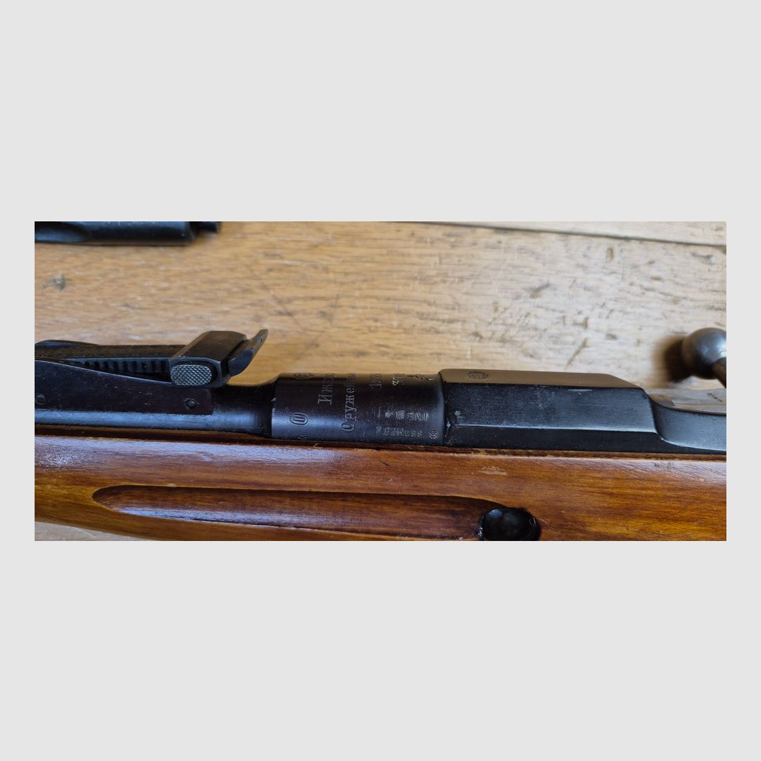 Karabin Mosin Nagant 1891/30 – Jakość przedwojenna – Arsenal w Izhevsku 1926 – Ośmiokątny zamek – Pasek i bagnet – 100% Mono-numer – Wspaniała lufa – Doskonały stan – Karabin Mosin lub Przysięga miłości Sergieja i Tatiany! – TBE++, zdjęcie 34 z 39