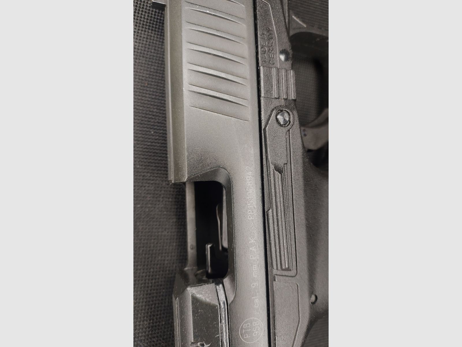 Walther PPQ M2 Navy Kit Pistolet alarmowy 9mm P.A.K. czarny (PTB 958) - z tłumikiem jak nowy!