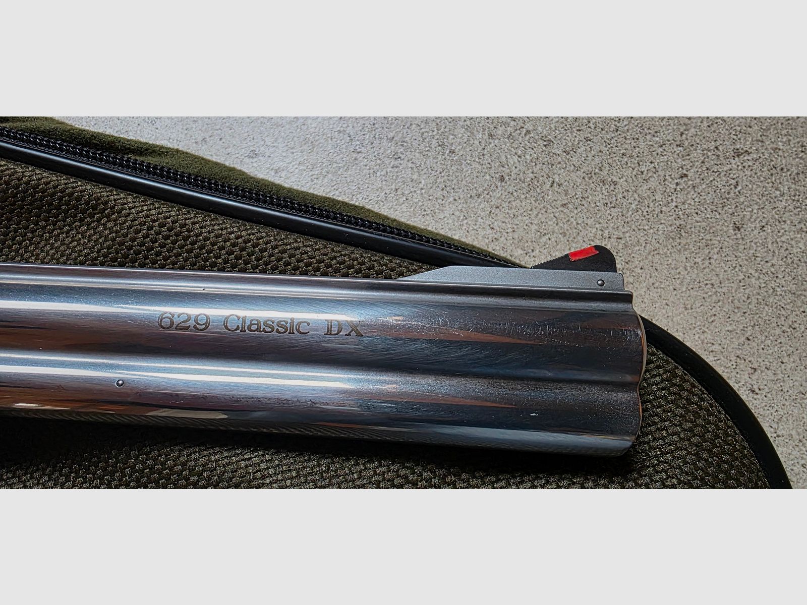 Smith & Wesson 629 Classic DX