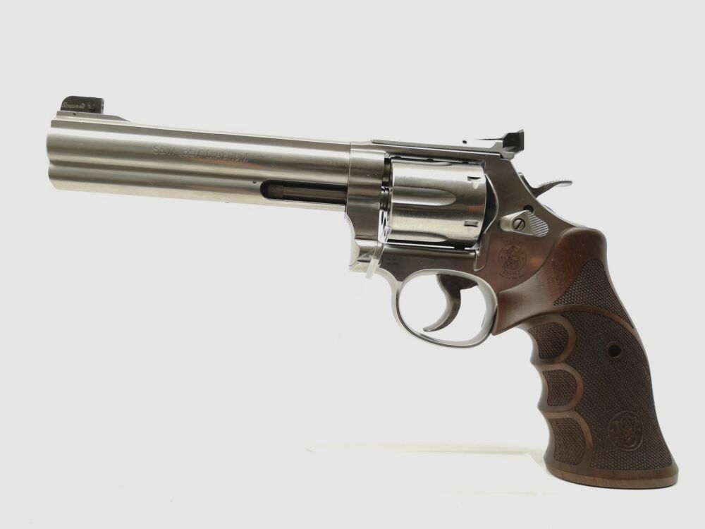 Smith & Wesson 686-6 Deluxe Match Master