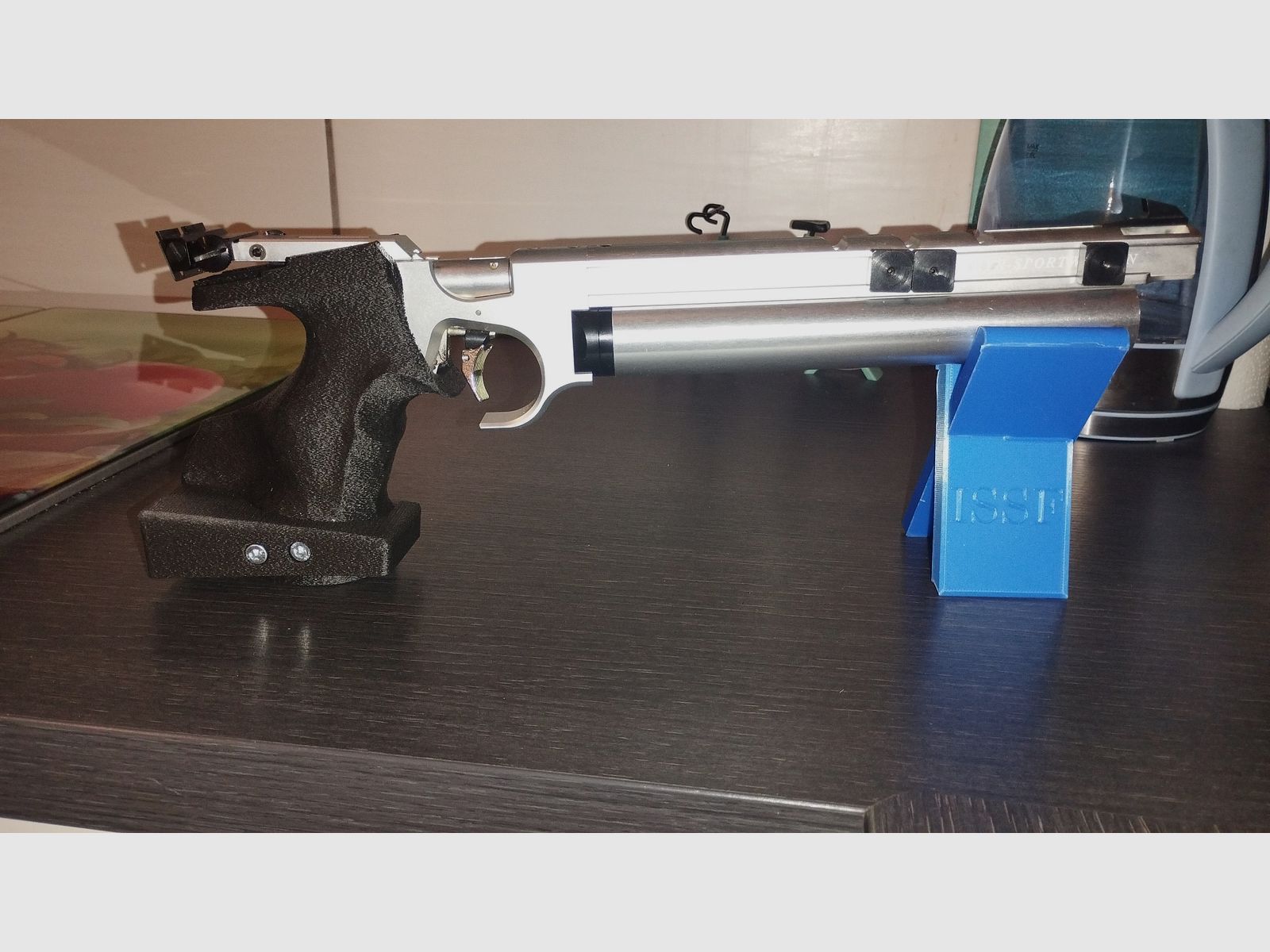 Steyr LP 10 Match air pistol with accessories, image 2 of 4