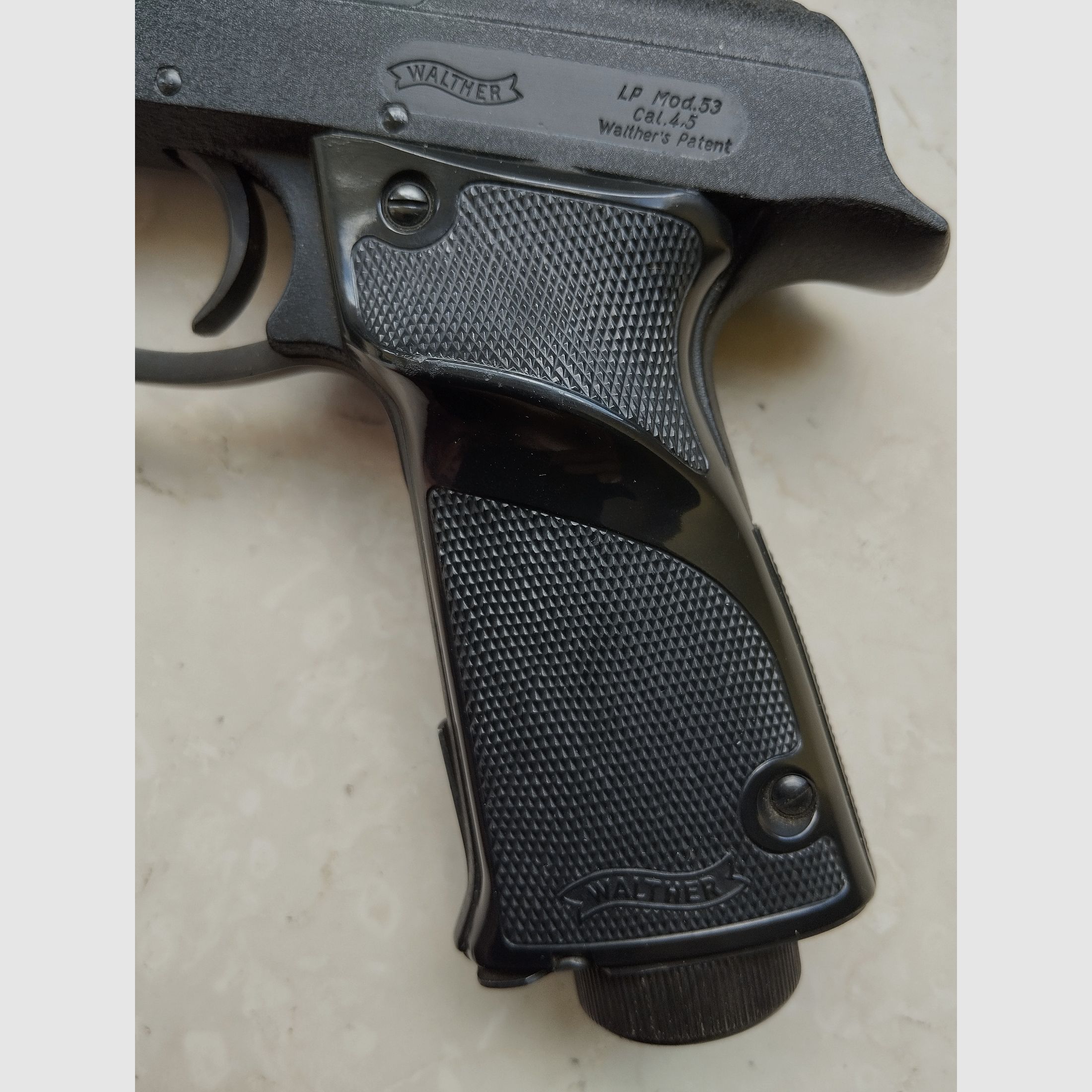 Walther LP Mod. 53 Kal. 4,5mm zwart zeer goede staat in de originele doos + accessoires