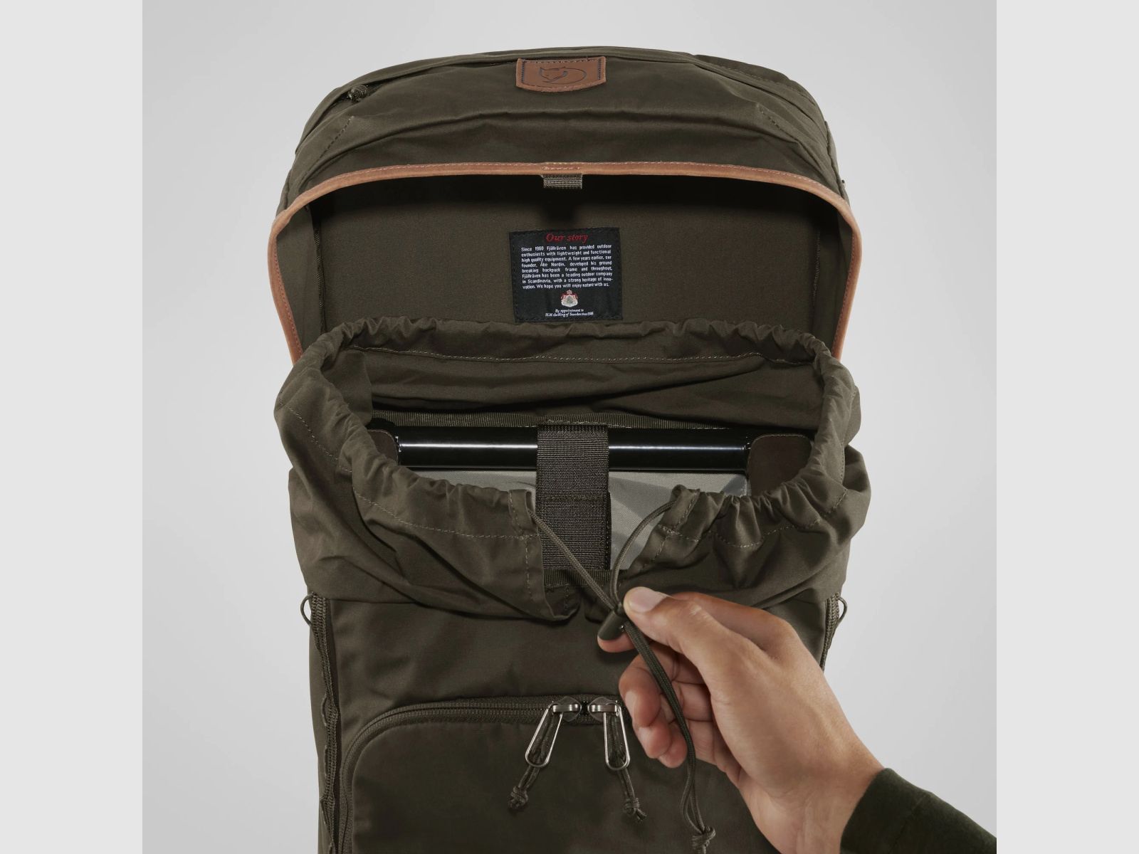 FJÄLLRÄVEN Singi Stubben Sitzrucksack Dark Olive