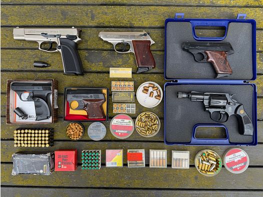 Pistolas de fogueo, revólveres, gas, lote