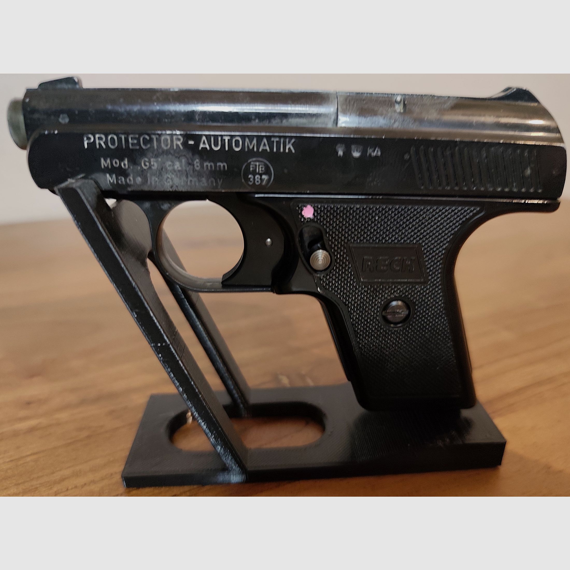 RECK Protector Automatik Mod.G5 PTB 387 Kaliber 8mm +10 Schoten CS Gas van Umarex